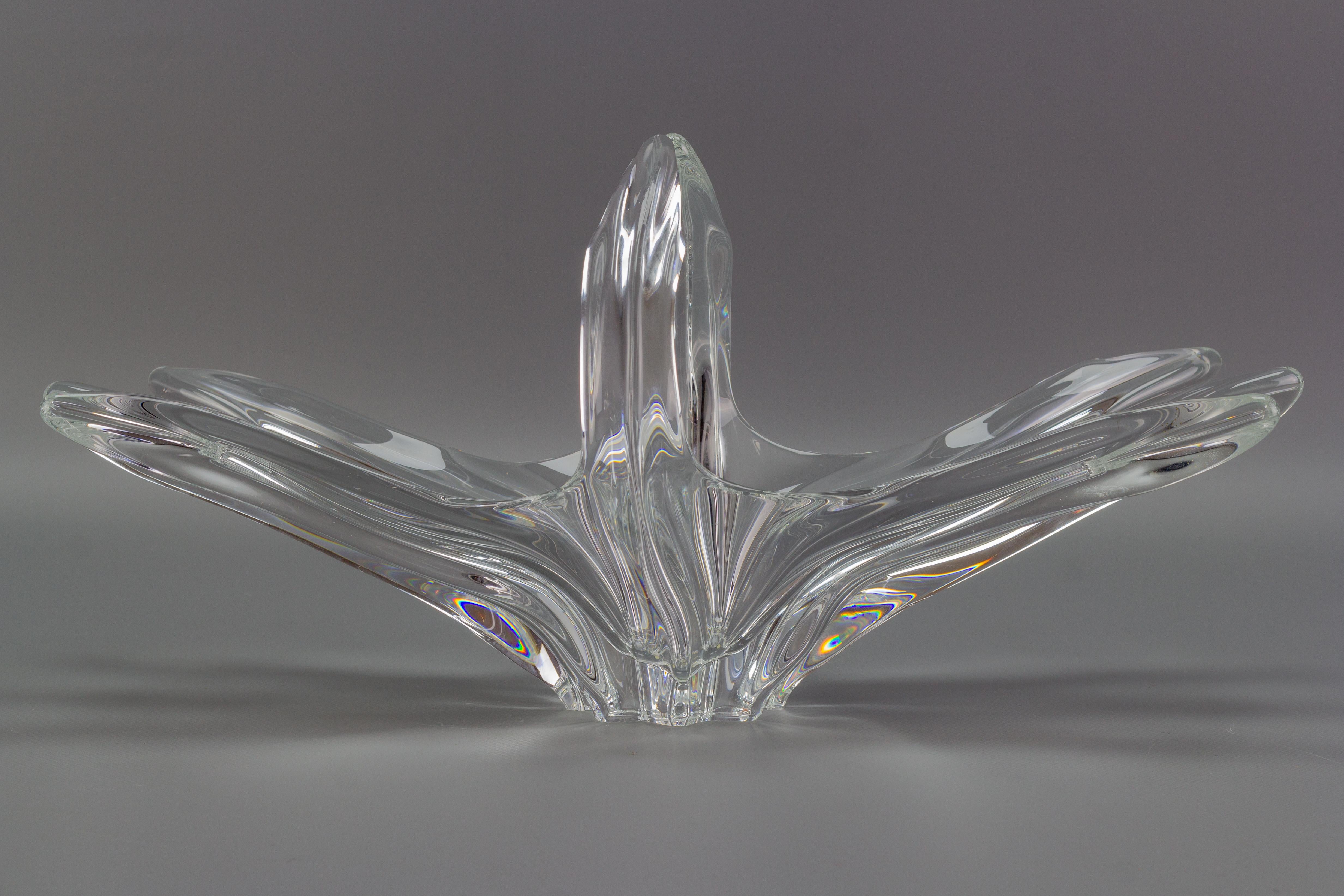 Obstschale oder Tafelaufsatz aus klarem Kristallglas von Art Vannes Frankreich, 1960er Jahre (Art déco) im Angebot