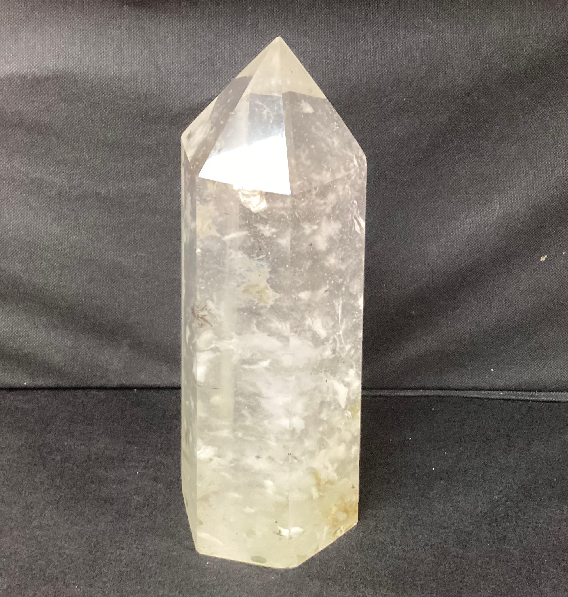 Obélisque en quartz cristal clair Pointe de cristal en vente 1