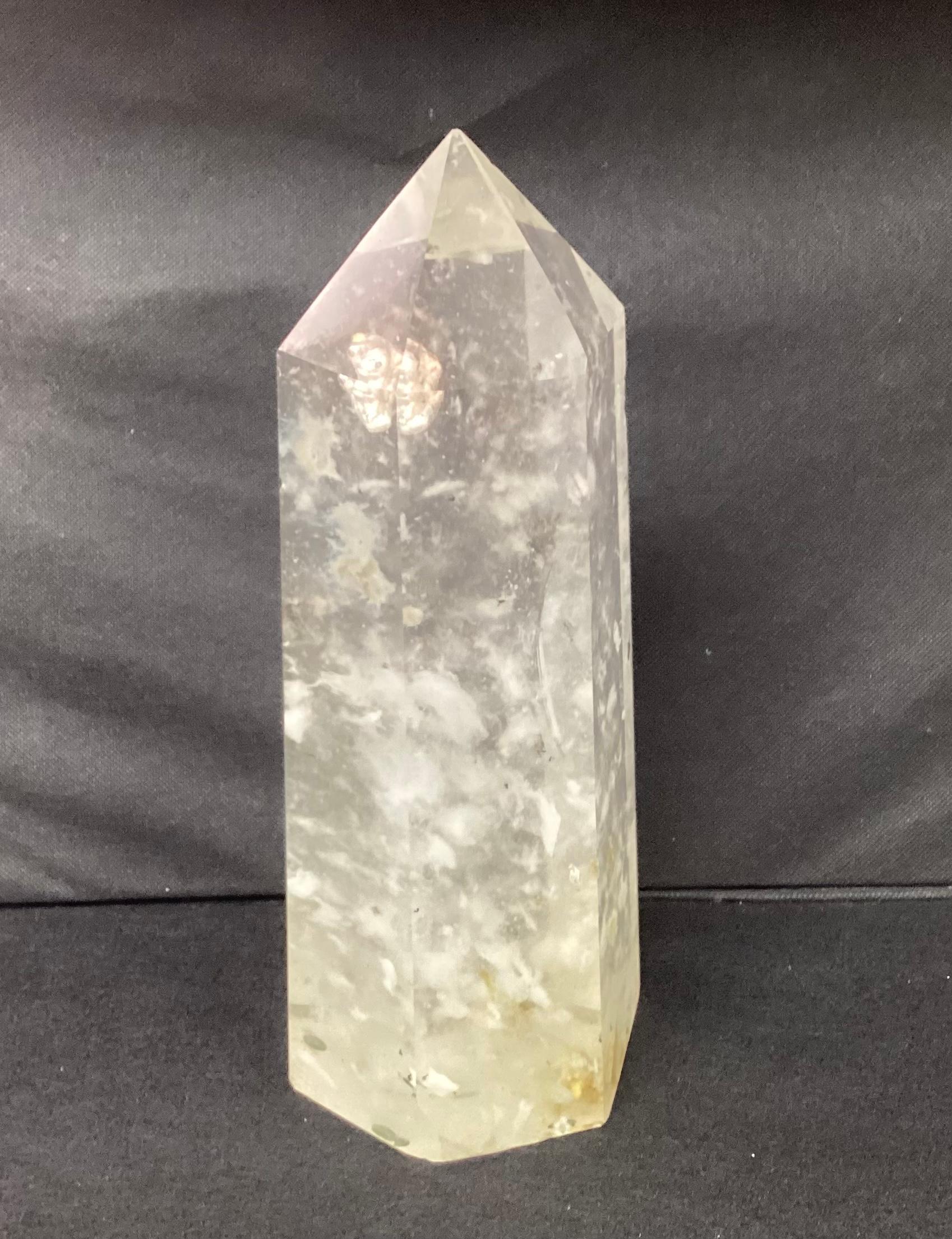 Obélisque en quartz cristal clair Pointe de cristal en vente 2