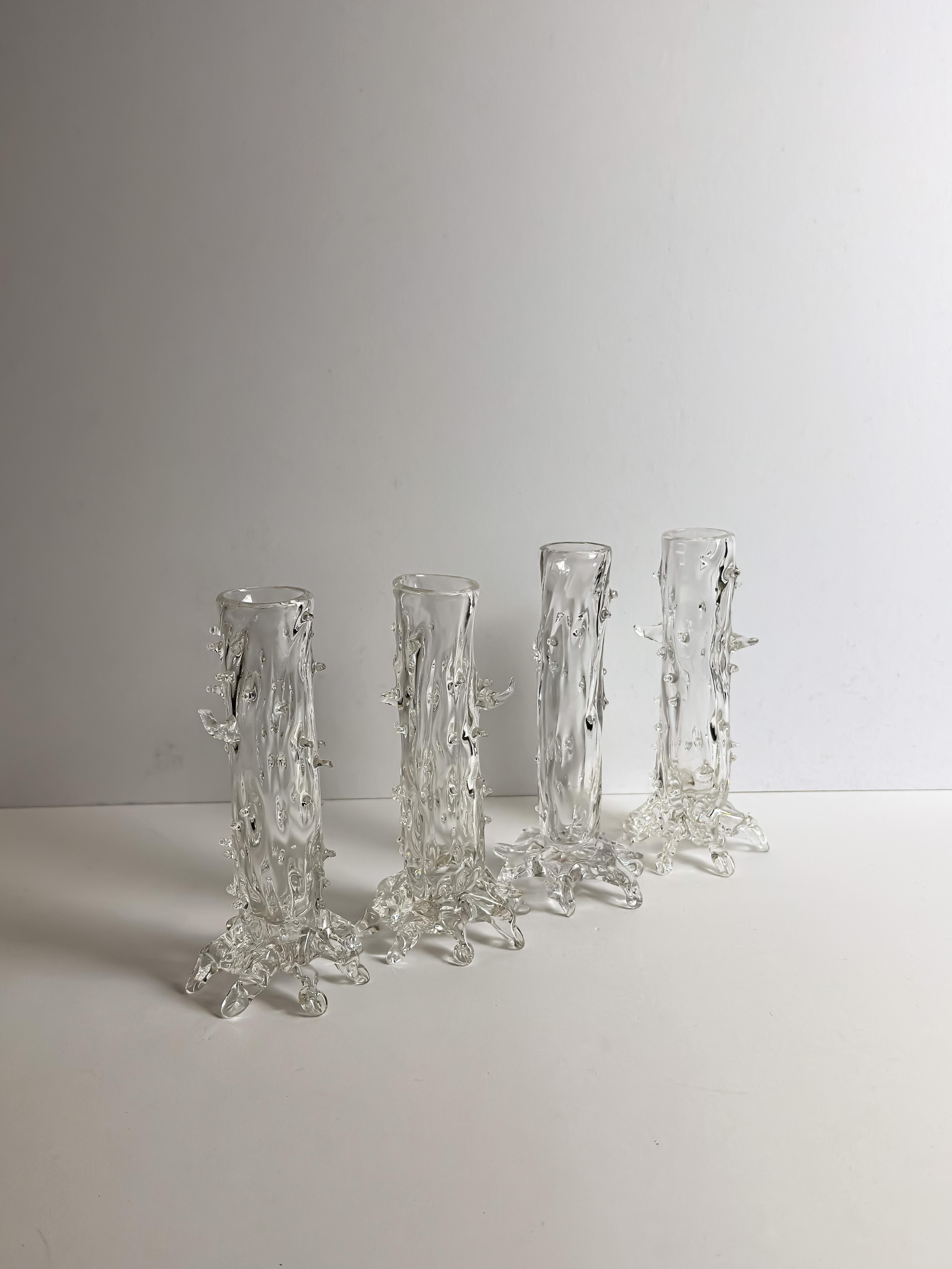 Viktorianische Dornenvasen aus klarem Kristall, tschechisch, 1890er Jahre, Satz von vier Stück im Angebot 1