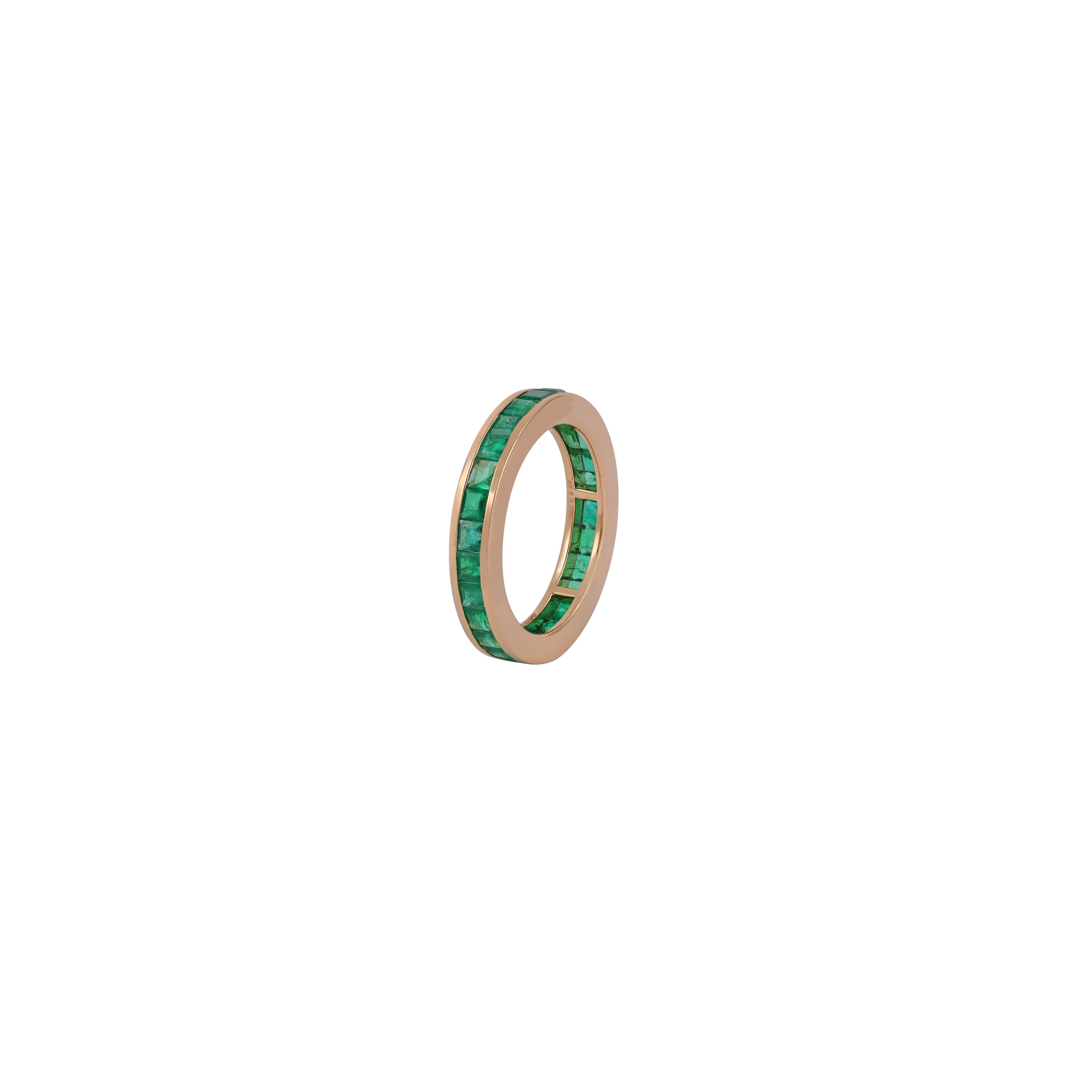 Emerald Cut Clear Emeralds Channel Setting Band 2.29 Carat in Yellow Gold For Sale