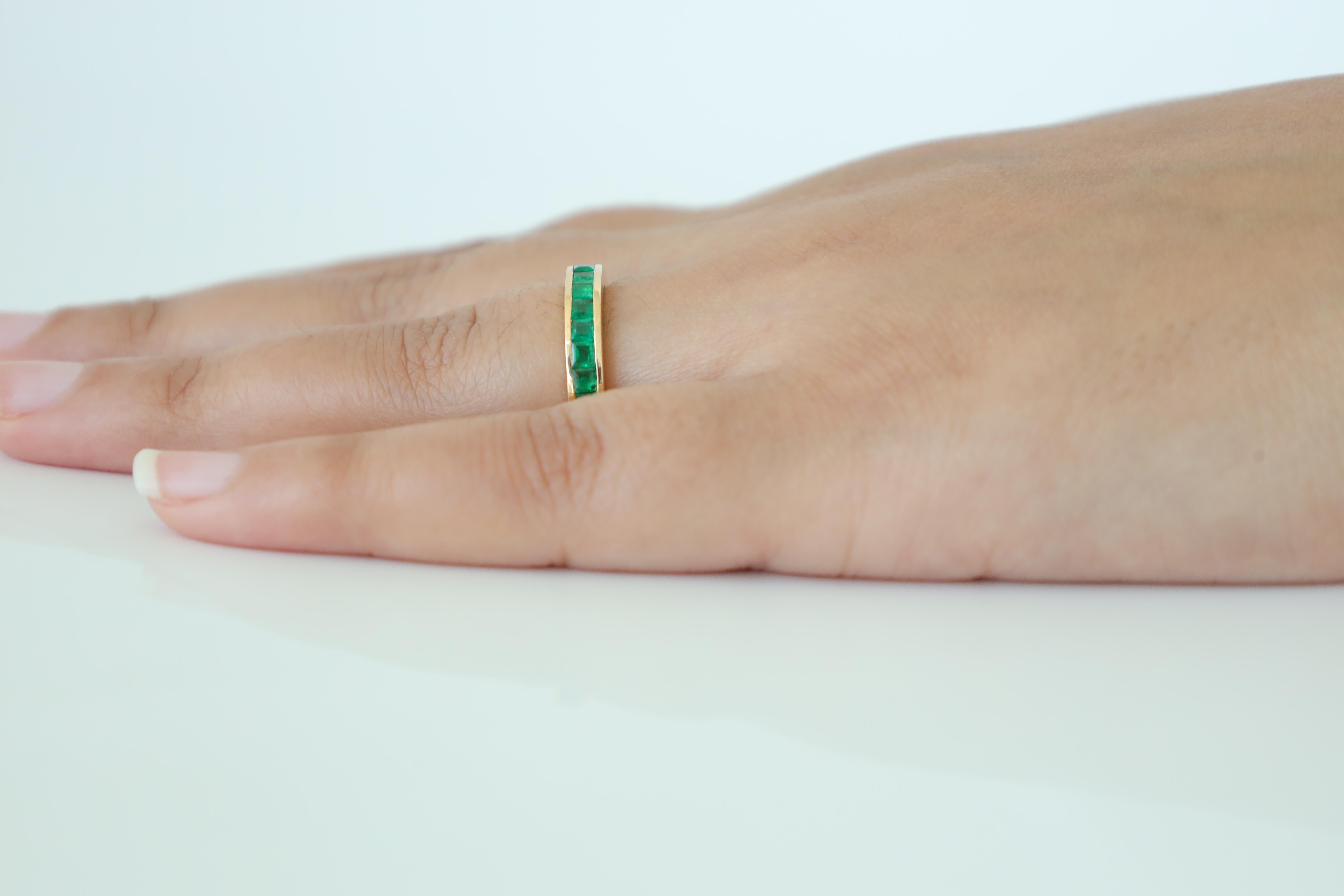 Women's Clear Emeralds Channel Setting Band 2.29 Carat in Yellow Gold For Sale