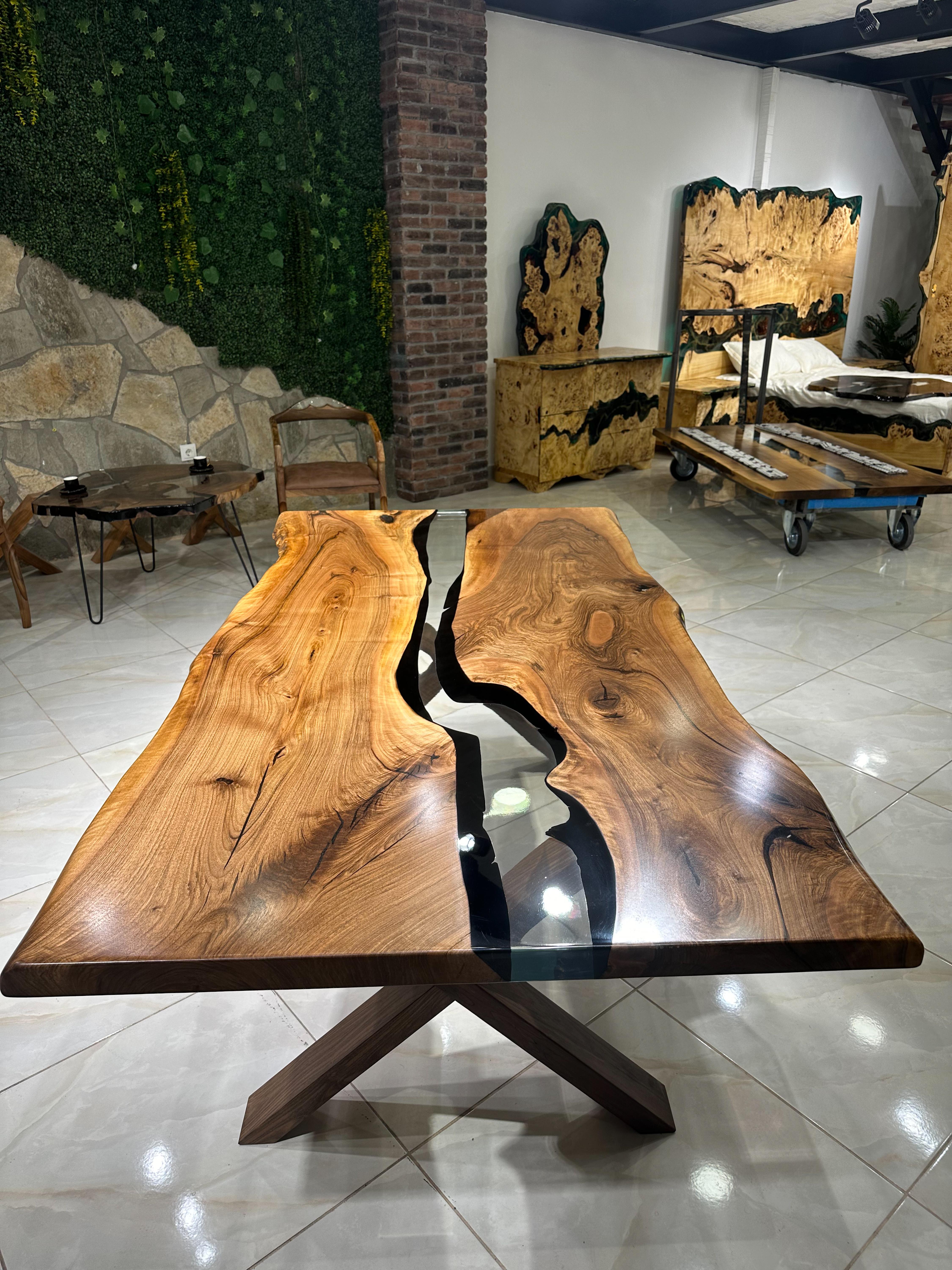 Brossé Table de salle à manger en résine époxy transparente - Table de rivière en bois - Table de table à dîner organique en vente