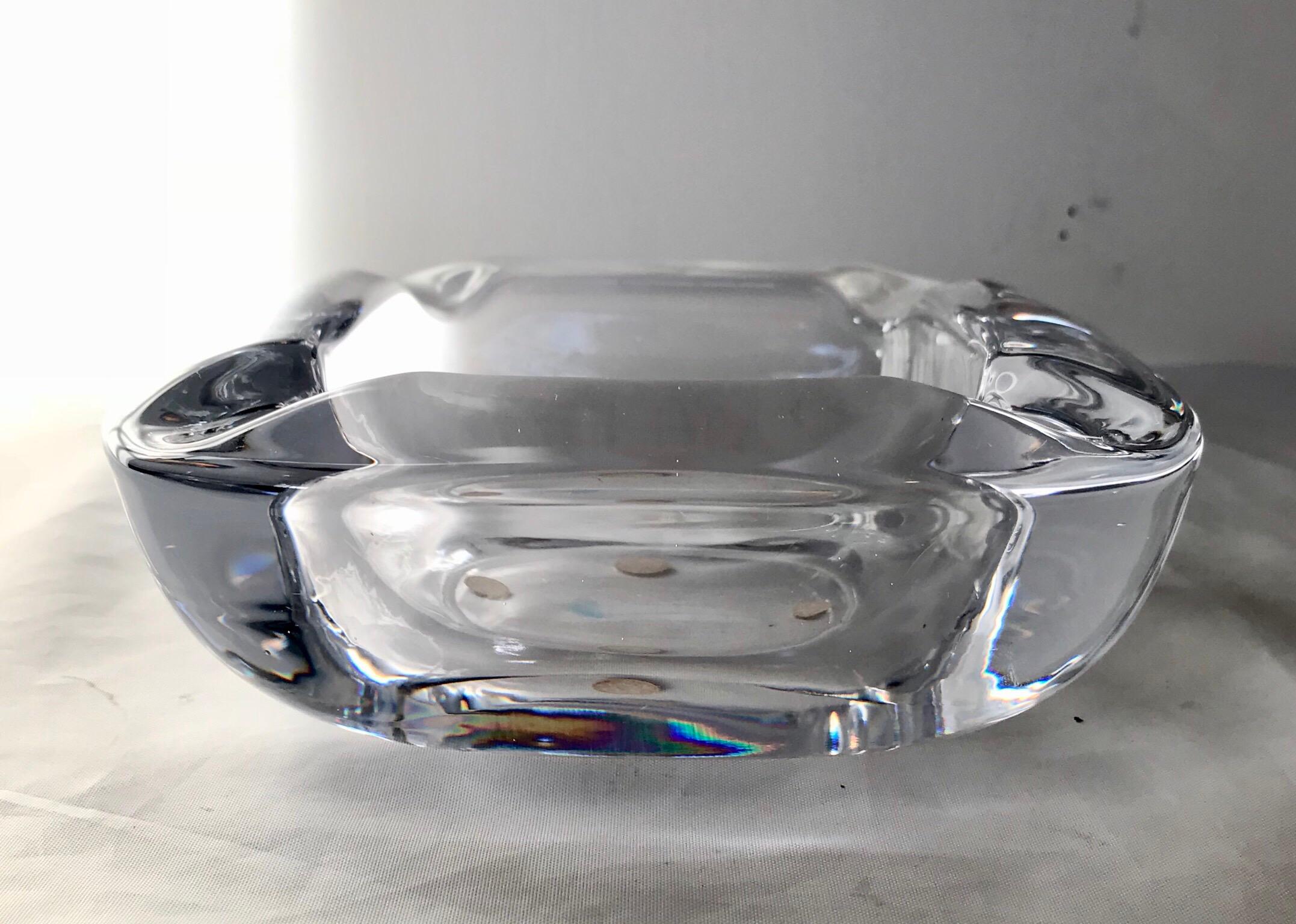 glass ash tray