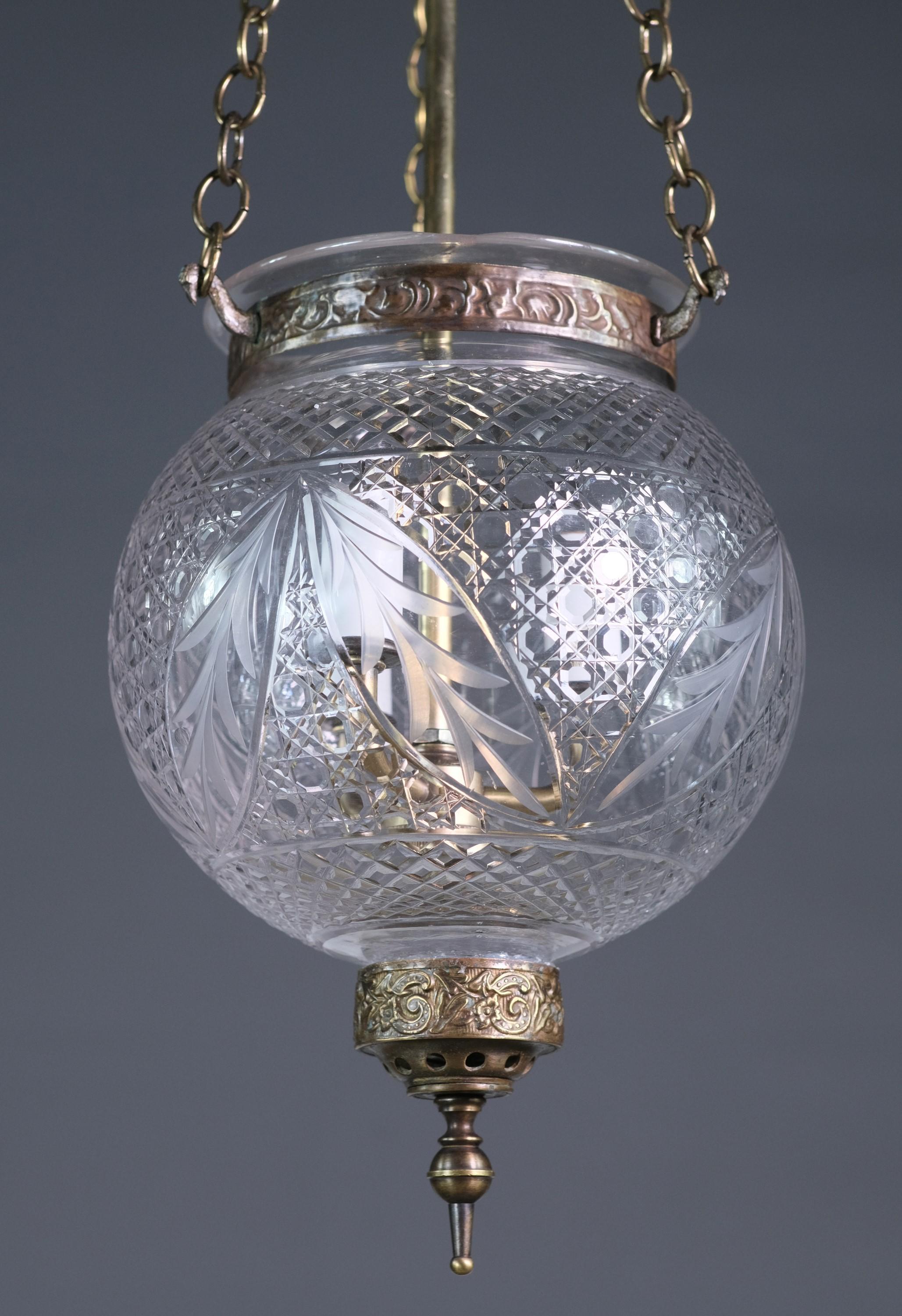 Clear Glass Bell Jar Pendant Light Leaves Brass Hardware In Good Condition In New York, NY