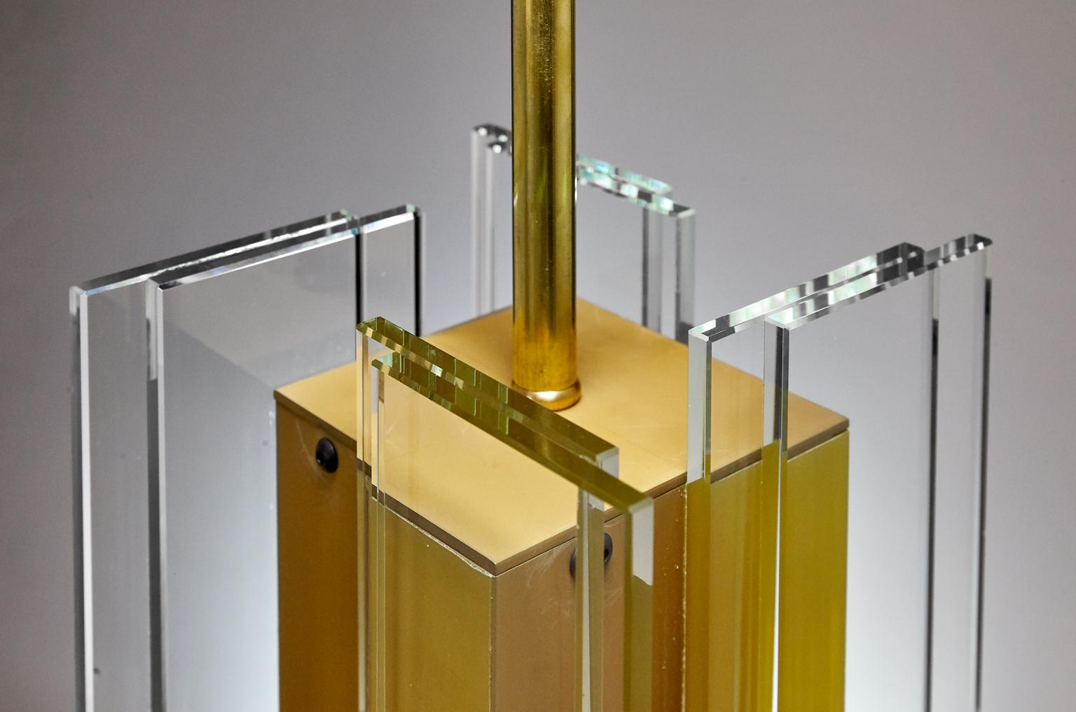 Clear Glass with Brass and Anodized Gold Aluminum Contemporary LED PendantLight  (Moderne) im Angebot