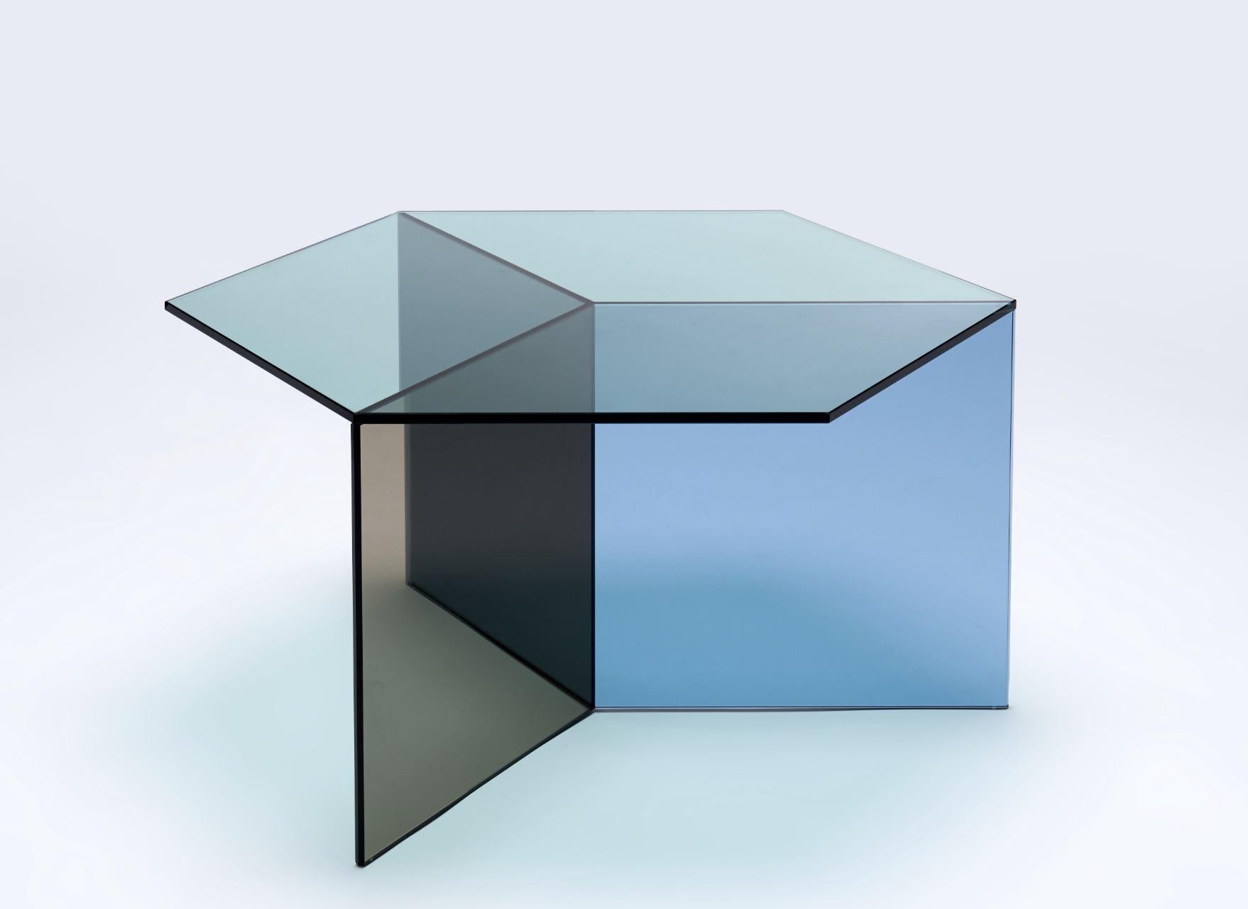 Couchtisch „Isom Square“ aus klarem Glas, Sebastian Scherer im Zustand „Neu“ in Geneve, CH