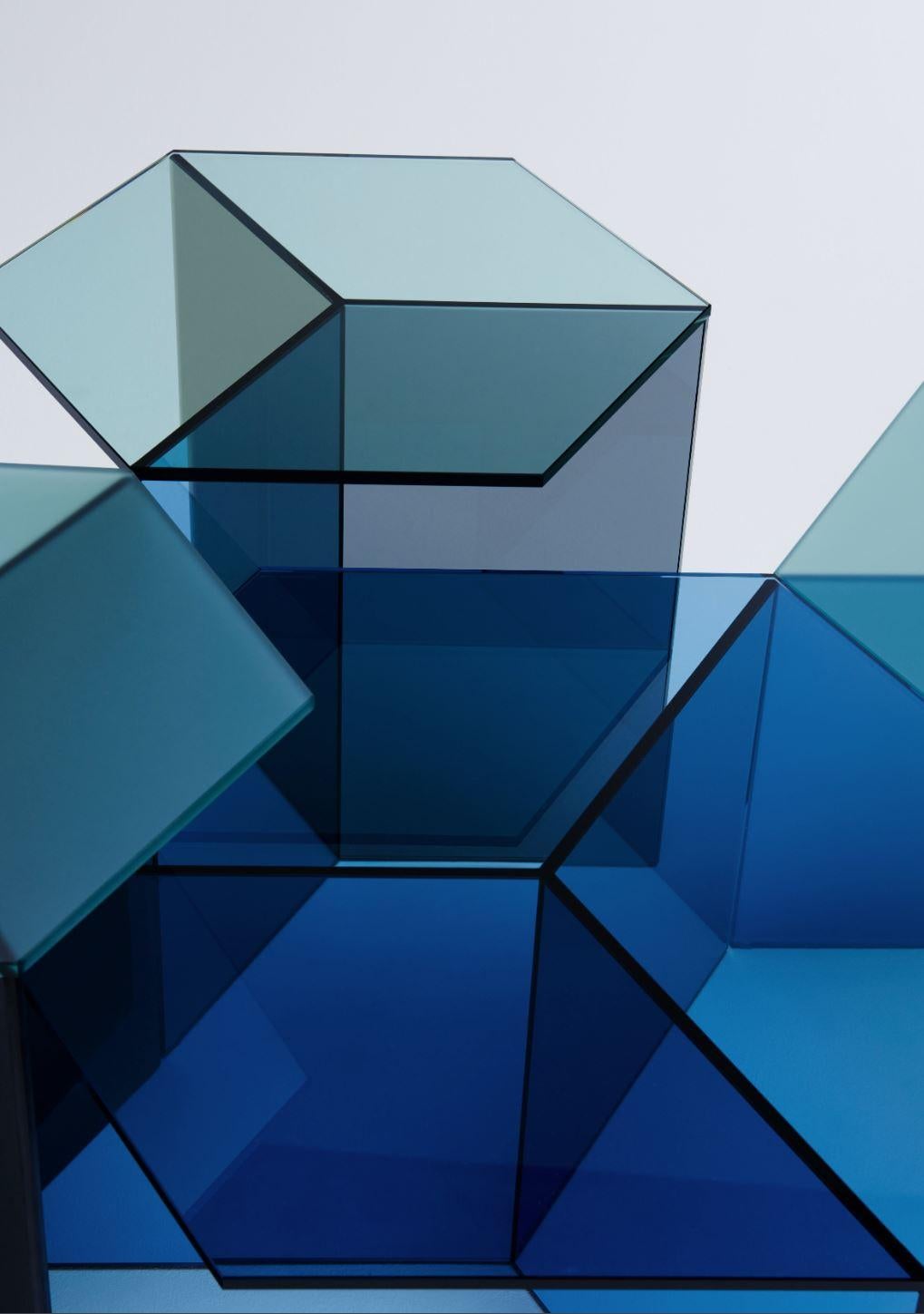 Couchtisch „Isom Square“ aus klarem Glas, Sebastian Scherer (21. Jahrhundert und zeitgenössisch) im Angebot