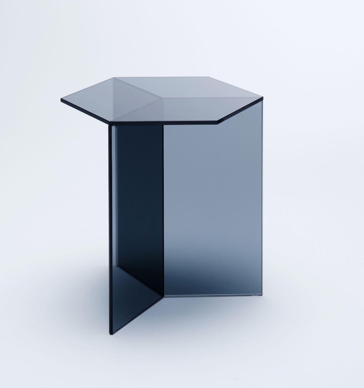 Couchtisch „Isom Tall“ aus klarem Glas, Sebastian Scherer (Moderne) im Angebot