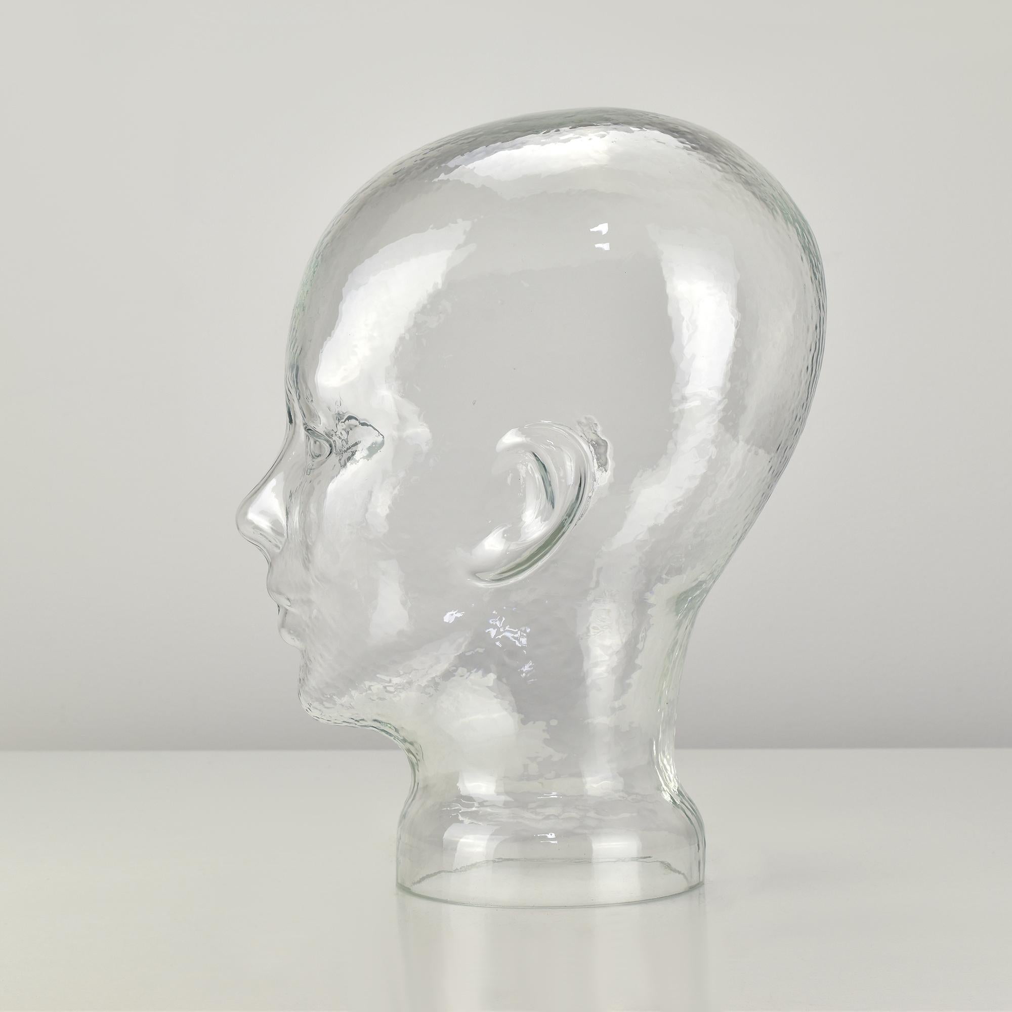 Clear Glass Mannequin Head Sculpture, 1970s German Decorative Design In Good Condition For Sale In Bad Säckingen, DE