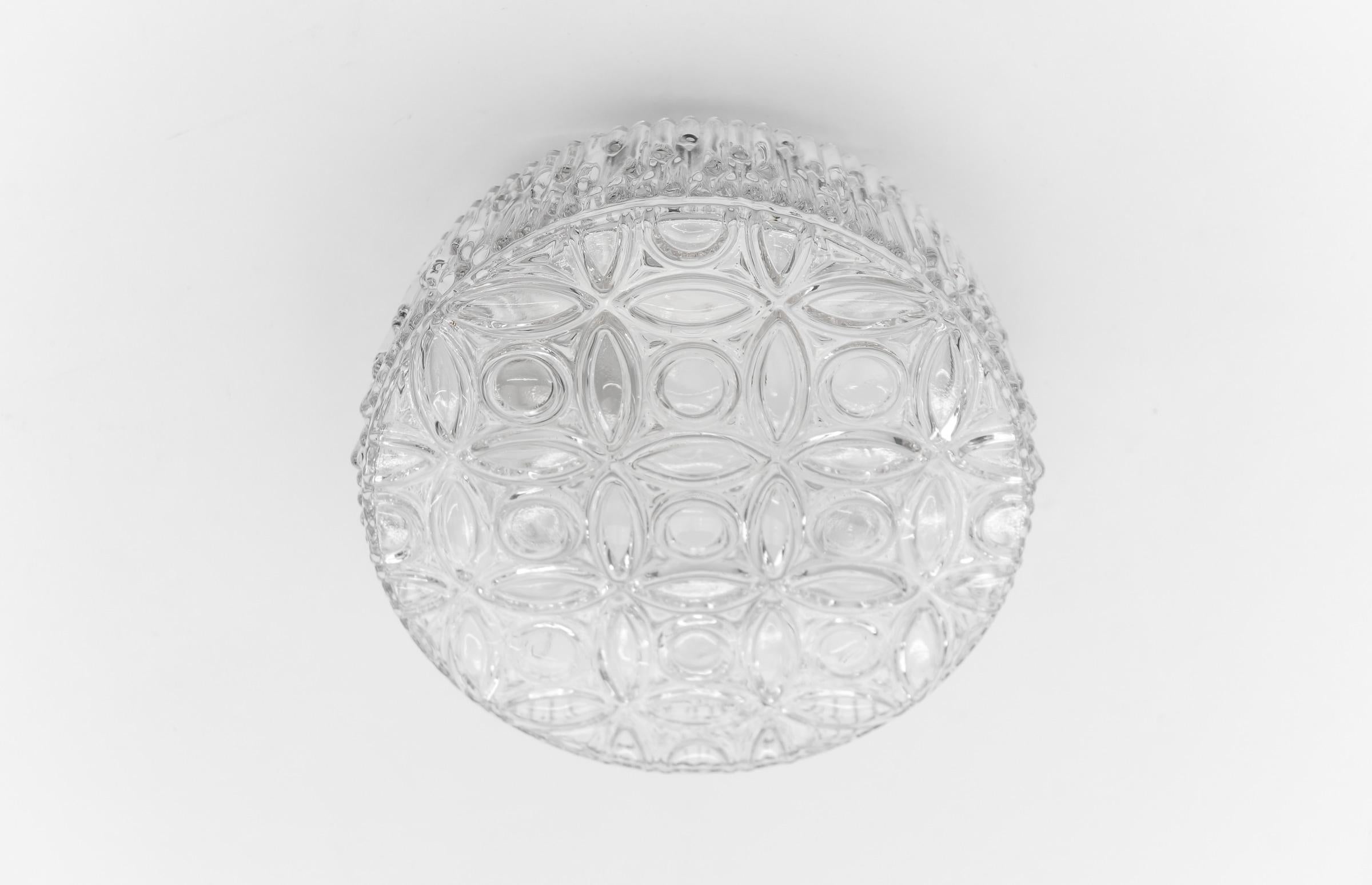 Clear Glass Round Flush Mount, Germany 1960s In Good Condition For Sale In Nürnberg, Bayern