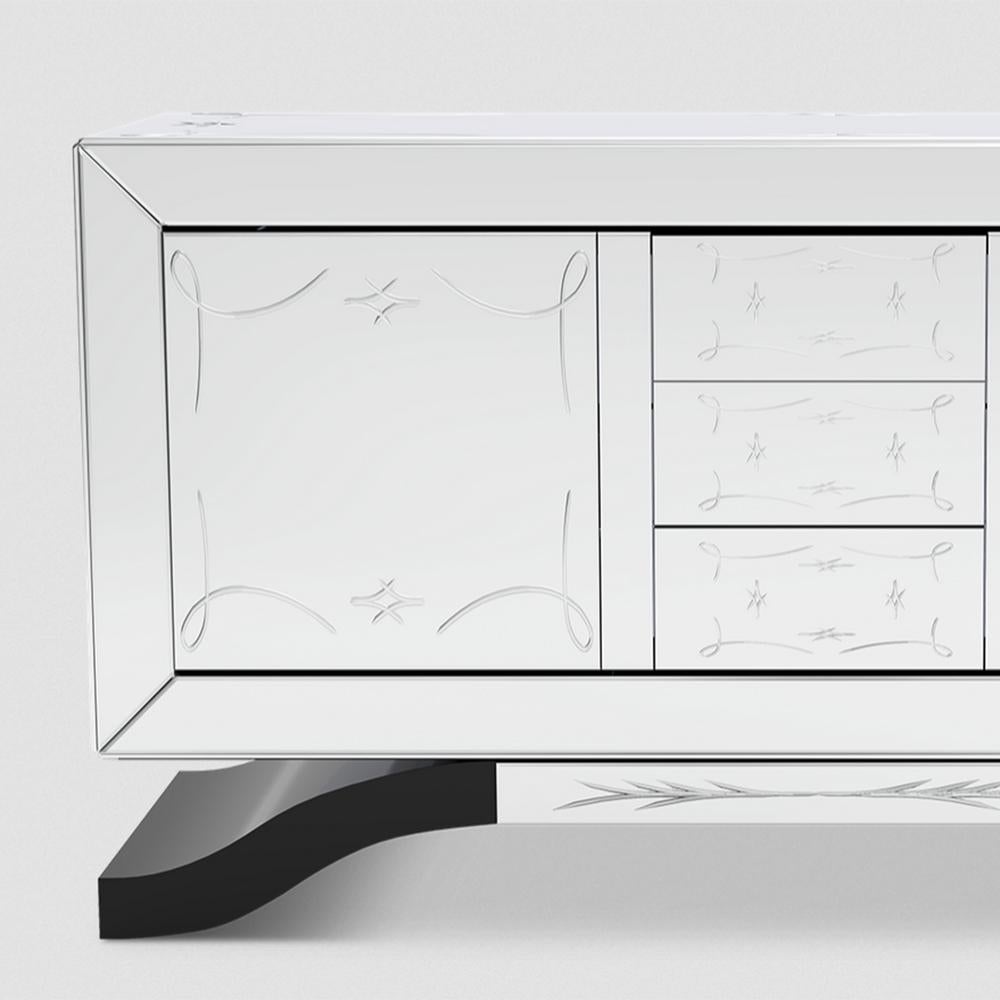 Intagliato Credenza in vetro trasparente in vendita
