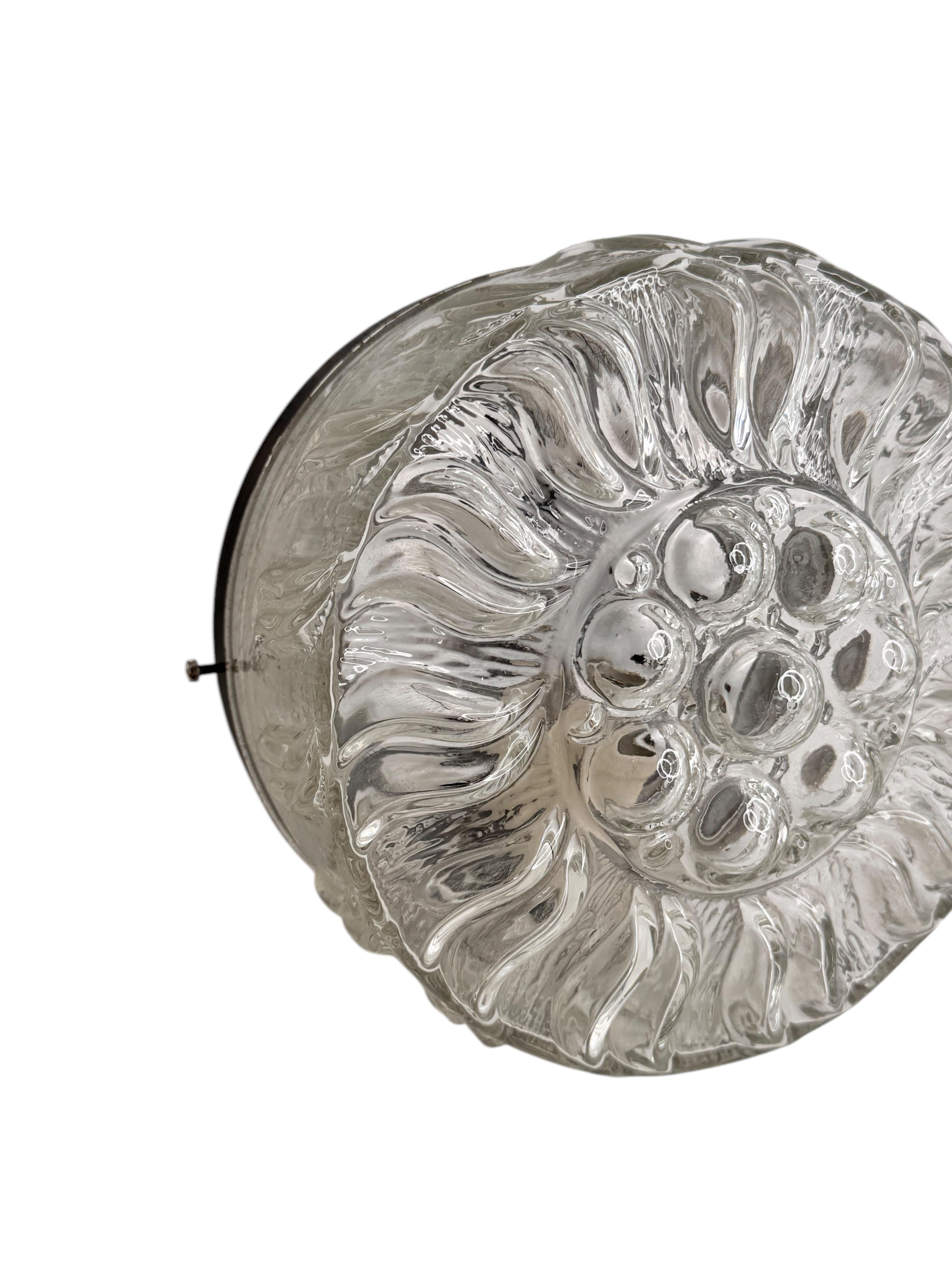 Runde Einbau-Deckenleuchte aus klarem Glas mit Sonnenblumenmuster, 1970er Jahre im Angebot 1