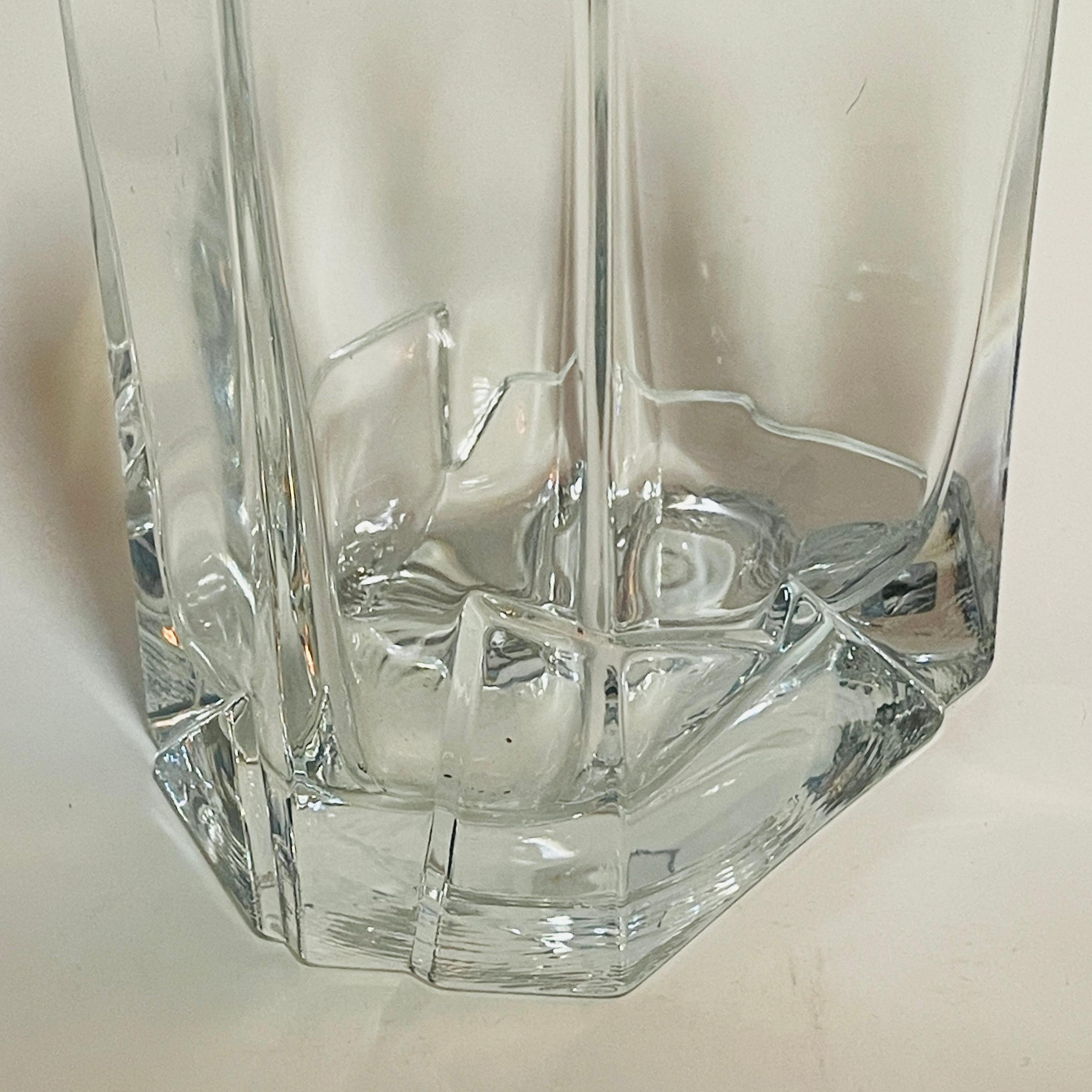 Clear Glass Vase made by Nuutajärvi glassworks Finland in 1984. For Sale 4