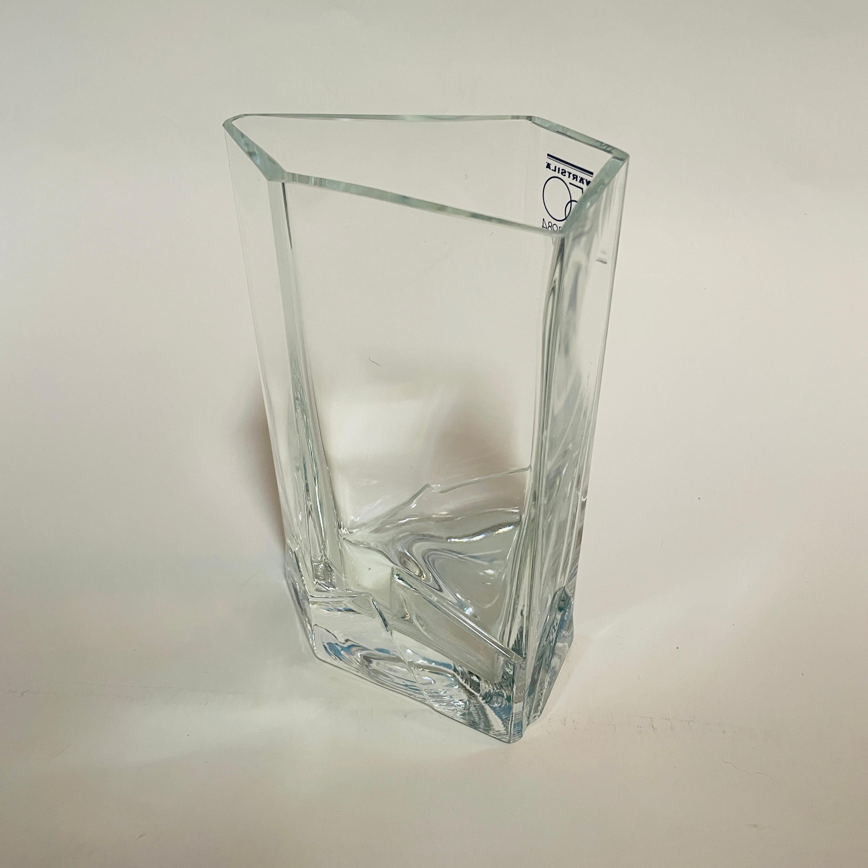 Scandinavian Modern Clear Glass Vase made by Nuutajärvi glassworks Finland in 1984. For Sale