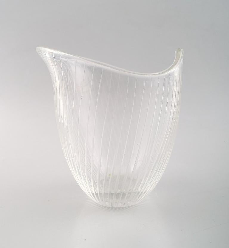 Scandinavo moderno Vaso in vetro trasparente, Tapio Wirkkala per Iittala, Finlandia, circa 1960 in vendita