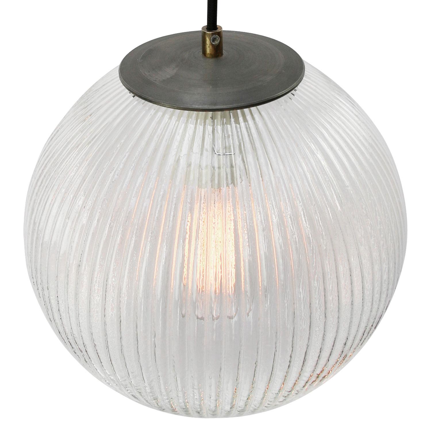 Clear texture glass pendant.
2 meter black wire

Weight: 2.50 kg / 5.5 lb

Priced per individual item. All lamps have been made suitable by international standards for incandescent light bulbs, energy-efficient and LED bulbs. E26/E27 bulb
