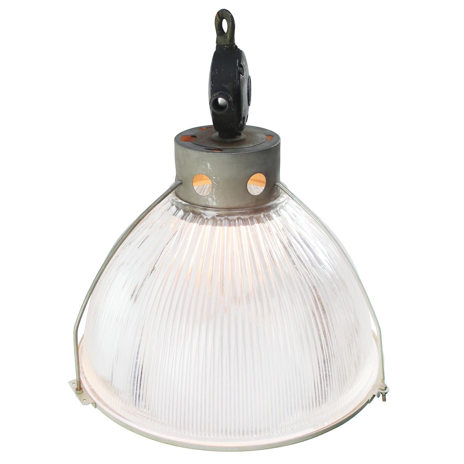 Glass lamp by Holophane, UK.
Metal top. Porcelain bulb holder.
2 meter / 80