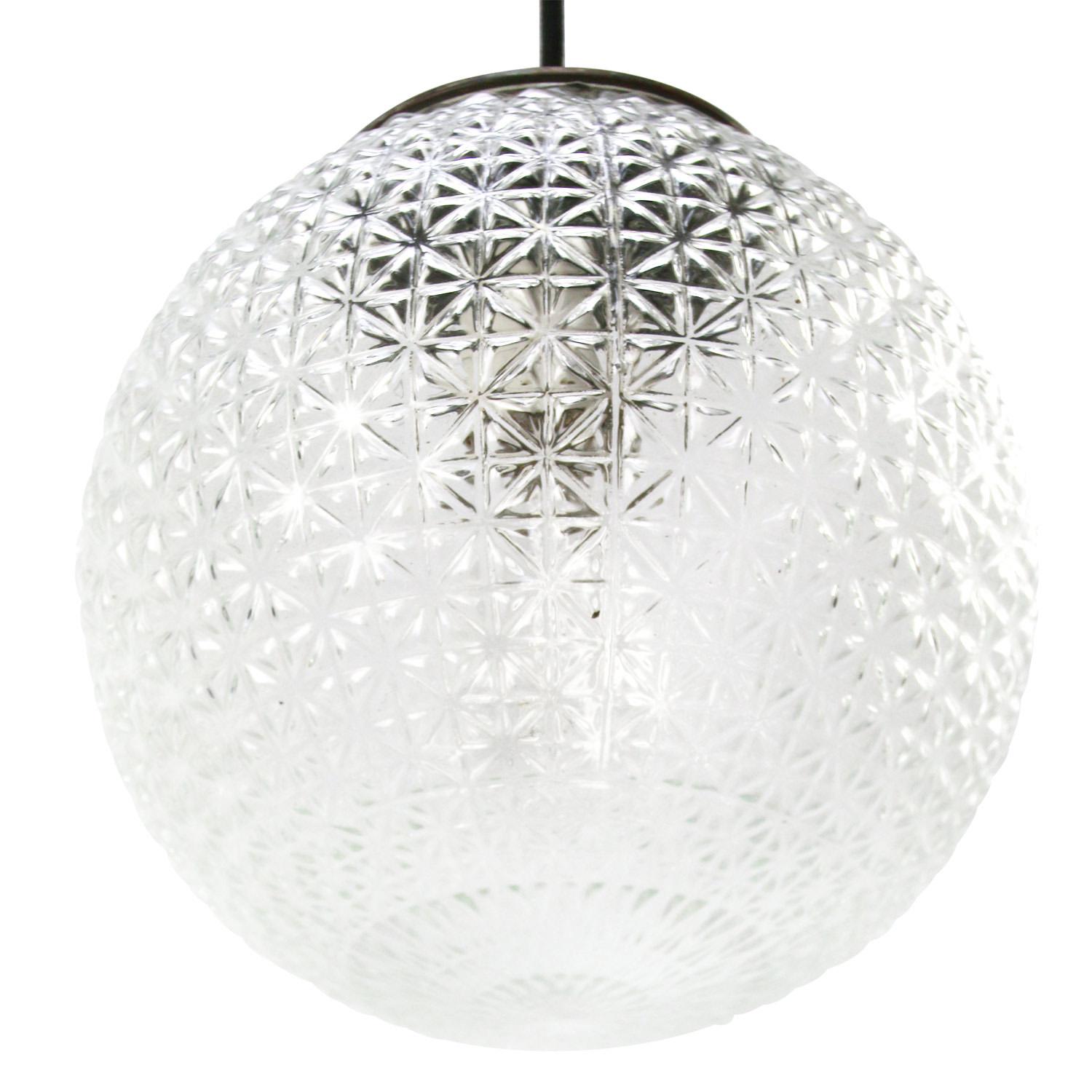 Clear texture glass pendant.

Weight: 2.50 kg / 5.5 lb

Priced per individual item. All lamps have been made suitable by international standards for incandescent light bulbs, energy-efficient and LED bulbs. E26/E27 bulb holders and new 110 volt or