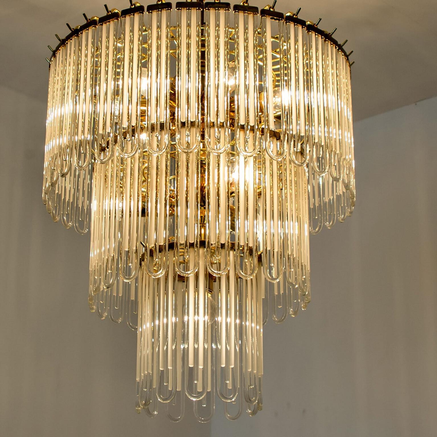 Mid-Century moderno Lampadario a stelo in vetro oro chiaro di Sciolari, anni '70 in vendita