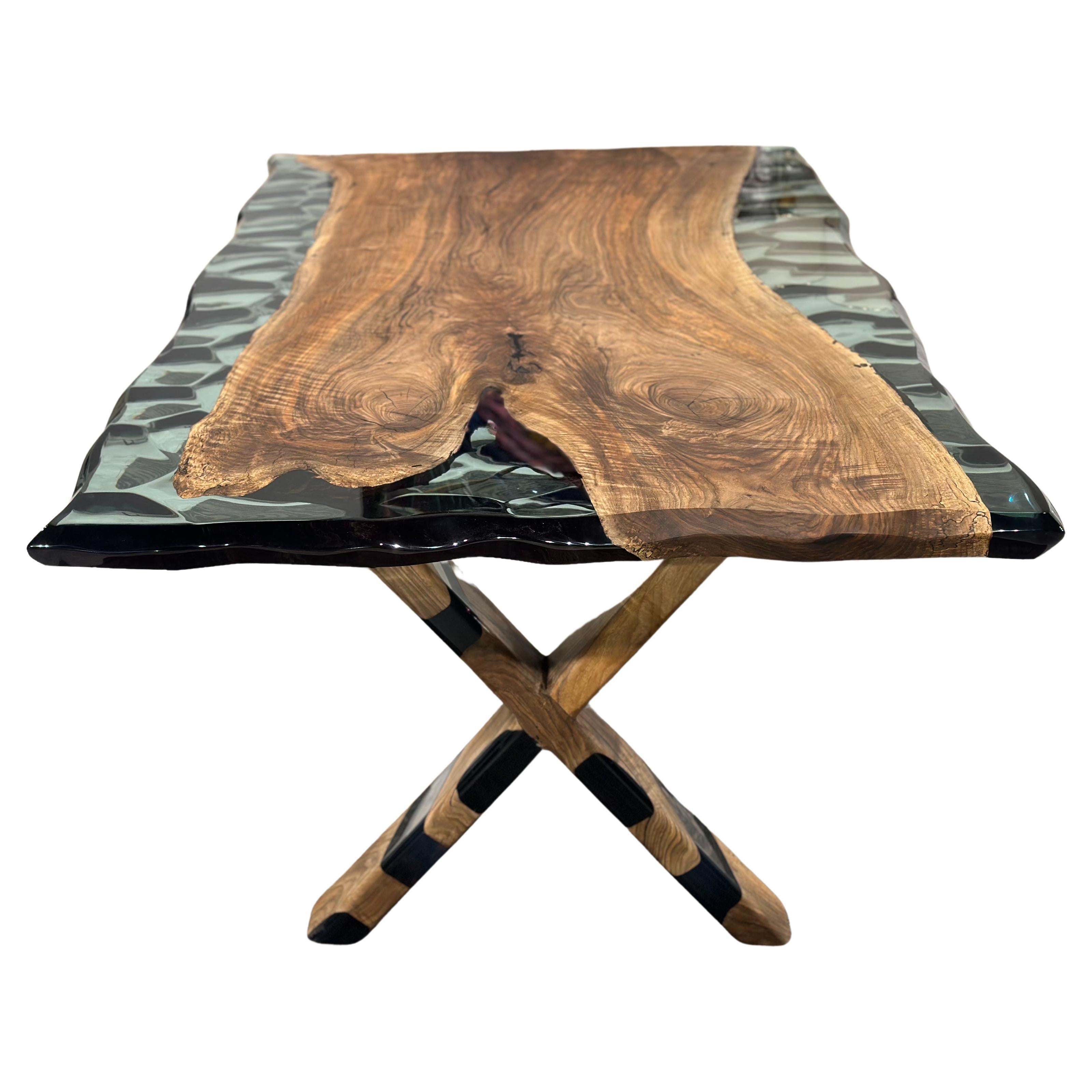 Mesa de comedor de canto vivo de resina epoxi verde claro