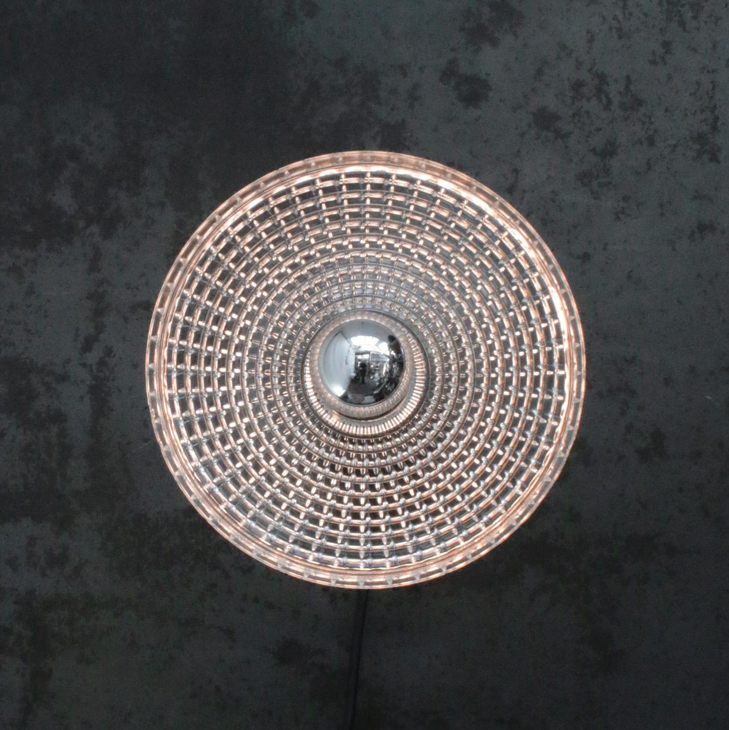Industriale Lampade da parete in ottone in ghisa e vetro Holophane trasparente in vendita