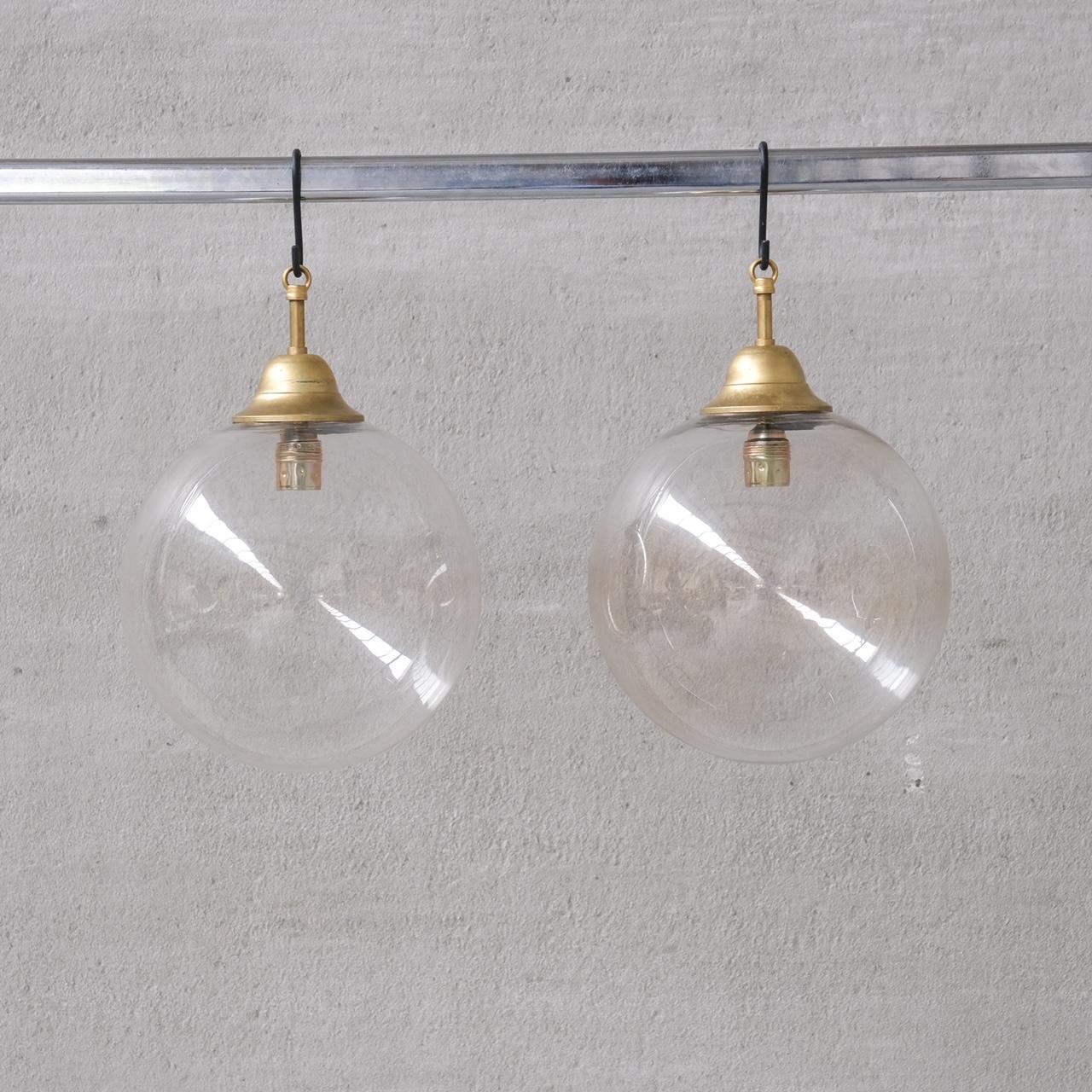 Clear Italian Mid-Century Glass and Brass Pendant Lights (15 available) For Sale 3