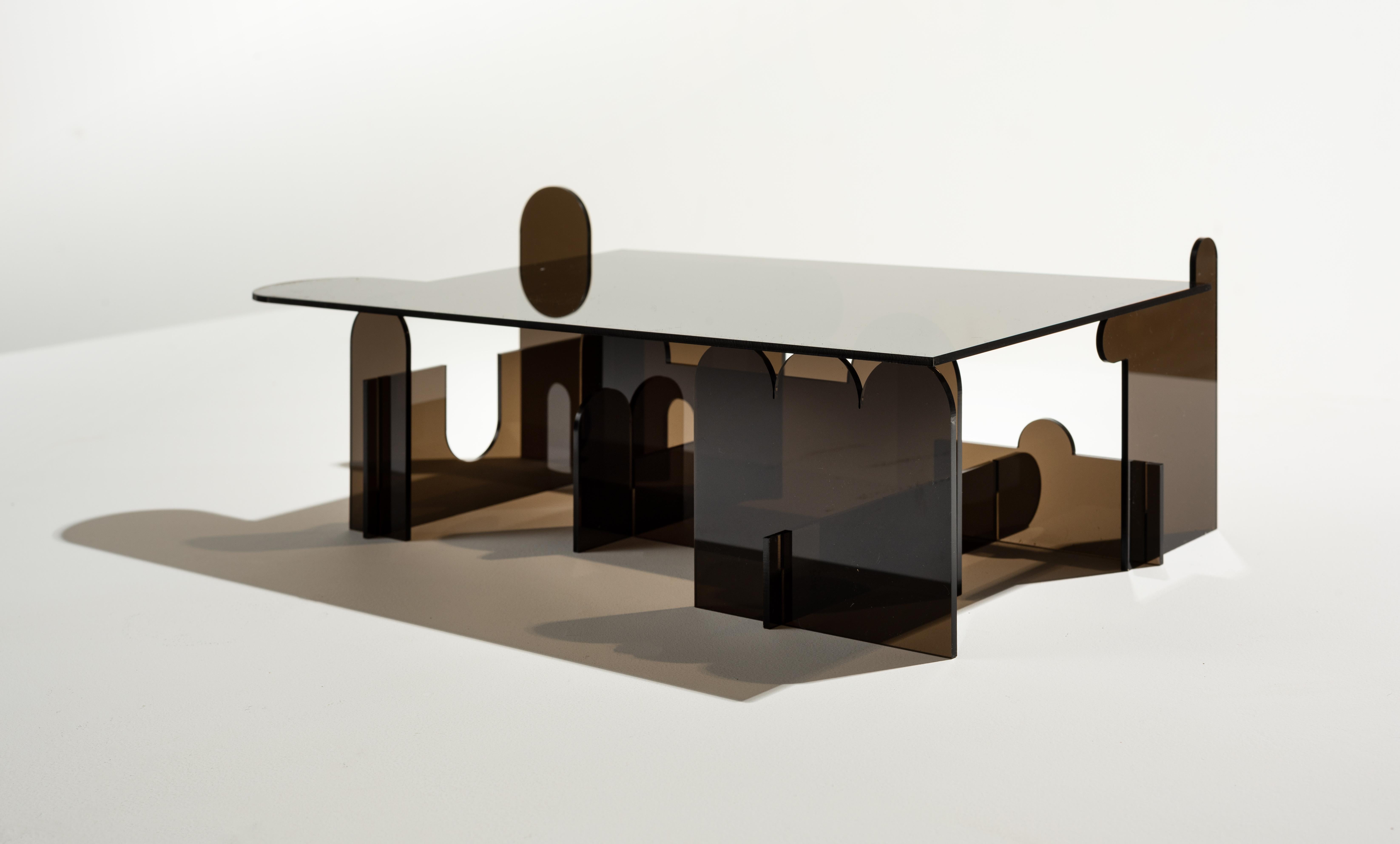 Lexan-Tisch aus klarem Holz von Phaedo im Zustand „Neu“ im Angebot in Geneve, CH