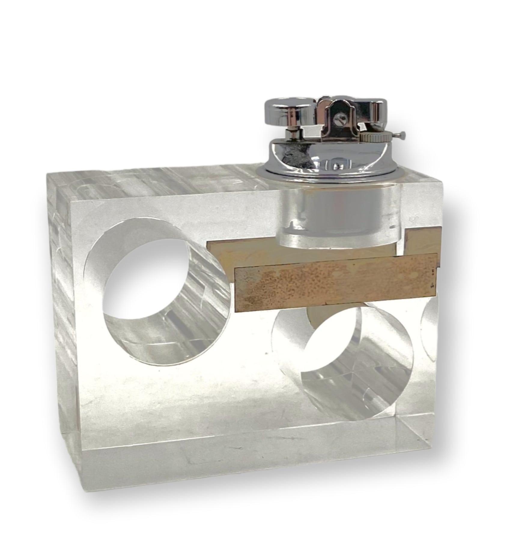 Clear Lucite and Brass Cubist Table Lighter, Italy, 1970s In Excellent Condition In Firenze, IT
