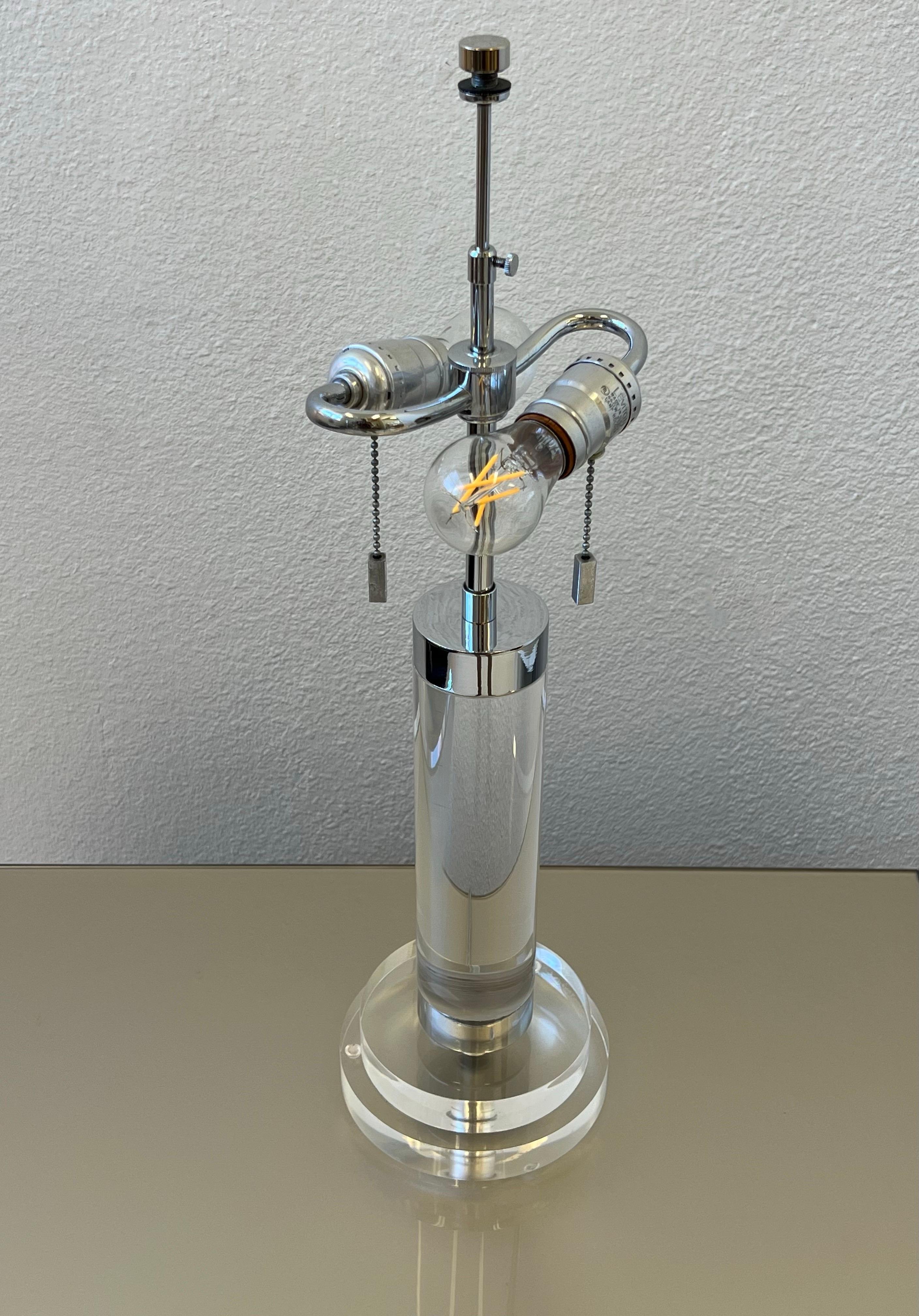 Clear Lucite and Chrome Table Lamp by Karl Springer In Good Condition For Sale In Palm Springs, CA