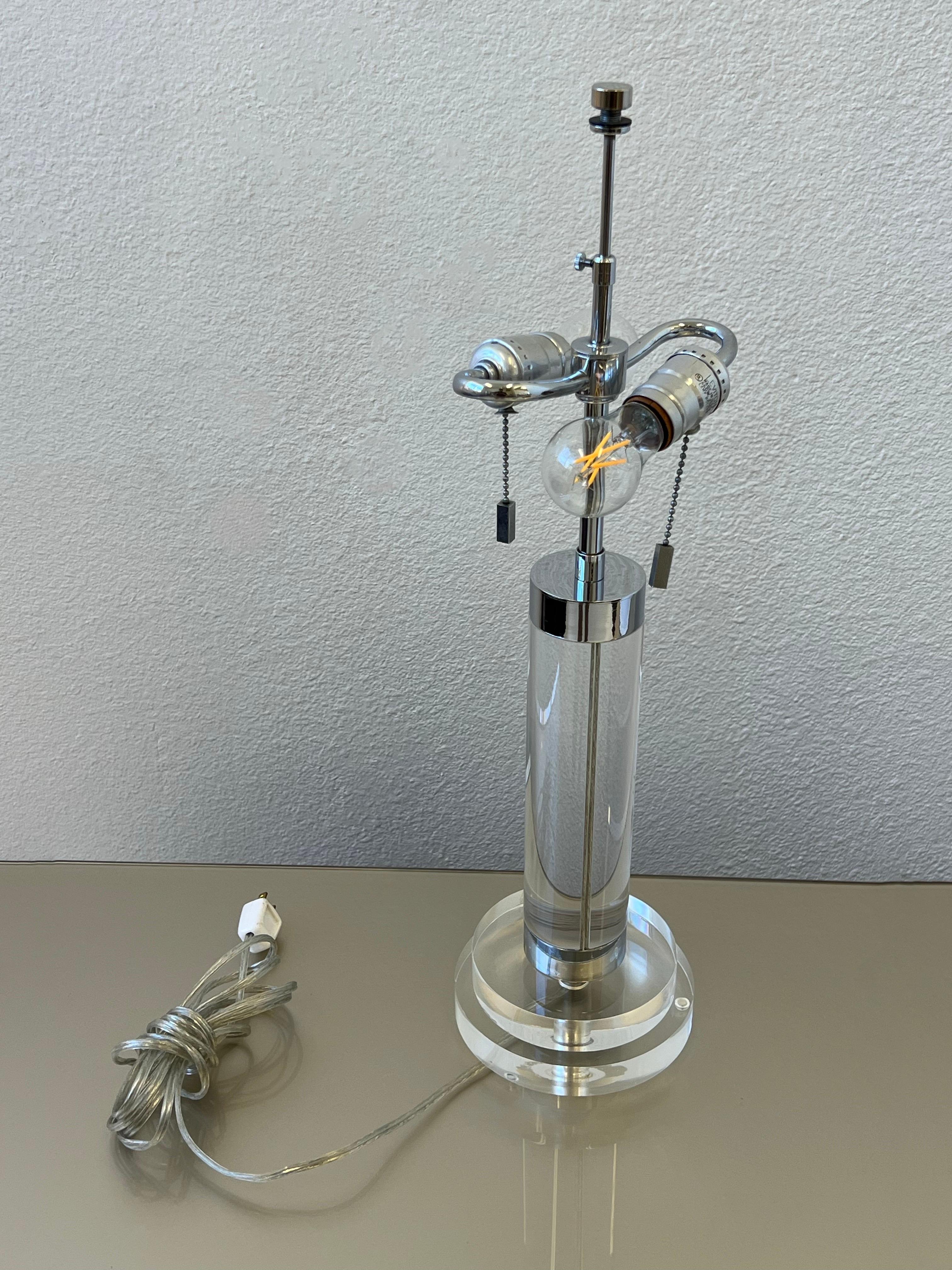 Clear Lucite and Chrome Table Lamp by Karl Springer For Sale 1