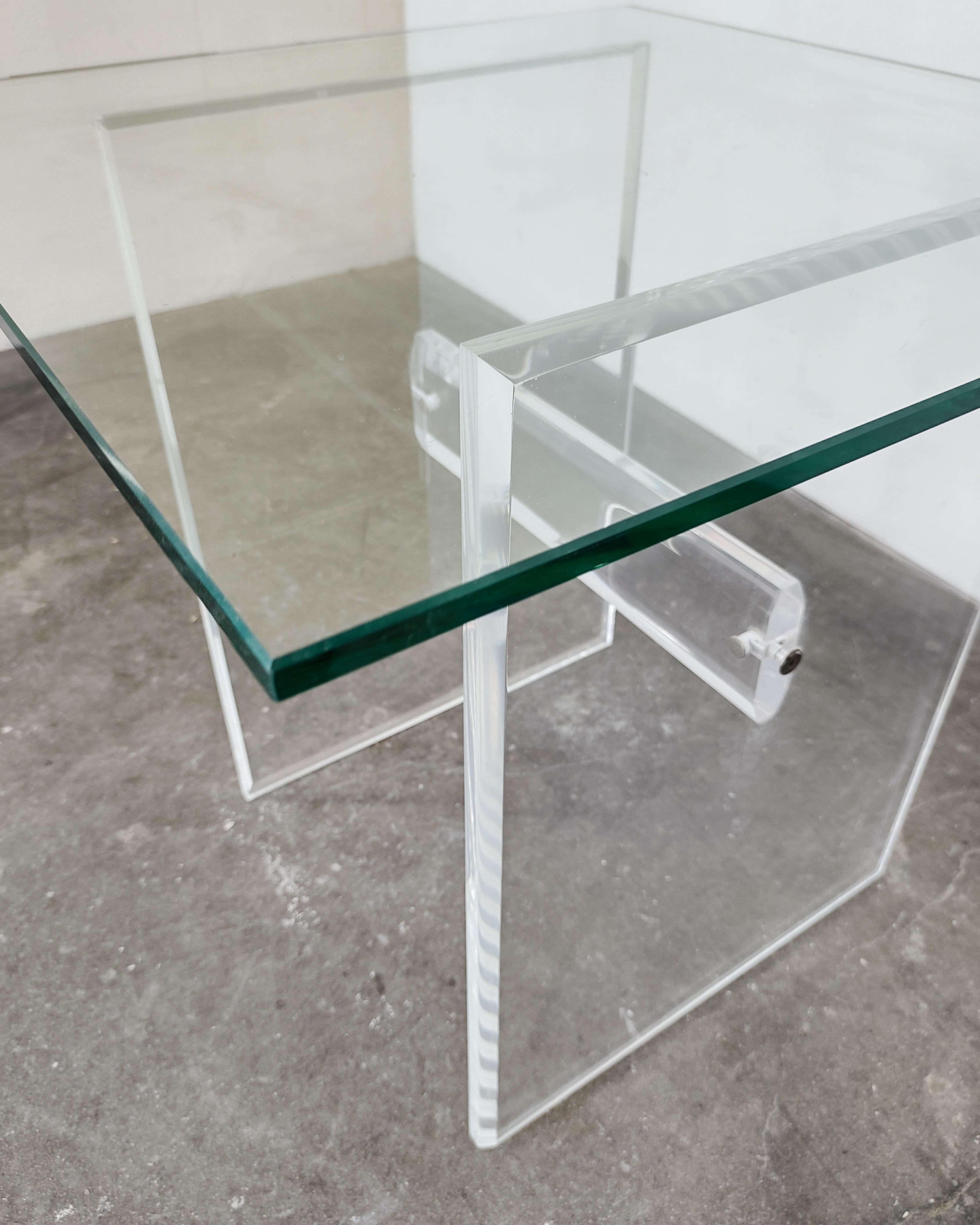 Clear Lucite and Glass End / Side Table, 1970s In Fair Condition In Hawthorne, CA
