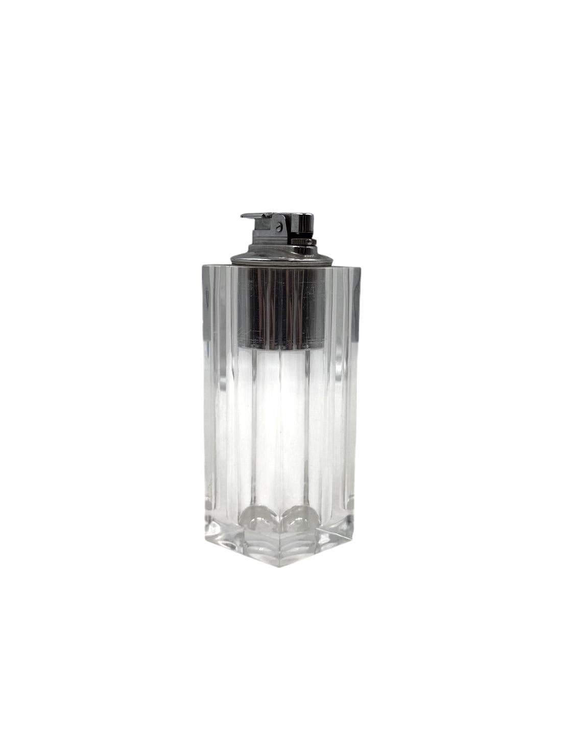 Tischfeuerzeug aus transparentem Lucite, Italien 1970er (Space Age) im Angebot