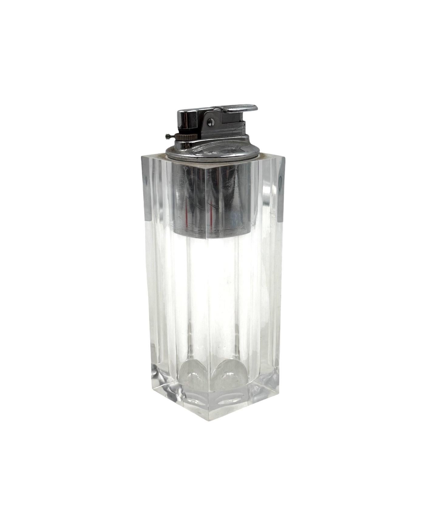 Tischfeuerzeug aus transparentem Lucite, Italien 1970er im Angebot 2