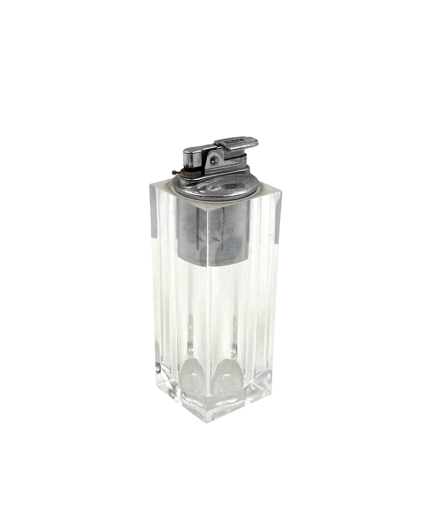 Tischfeuerzeug aus transparentem Lucite, Italien 1970er im Angebot 3