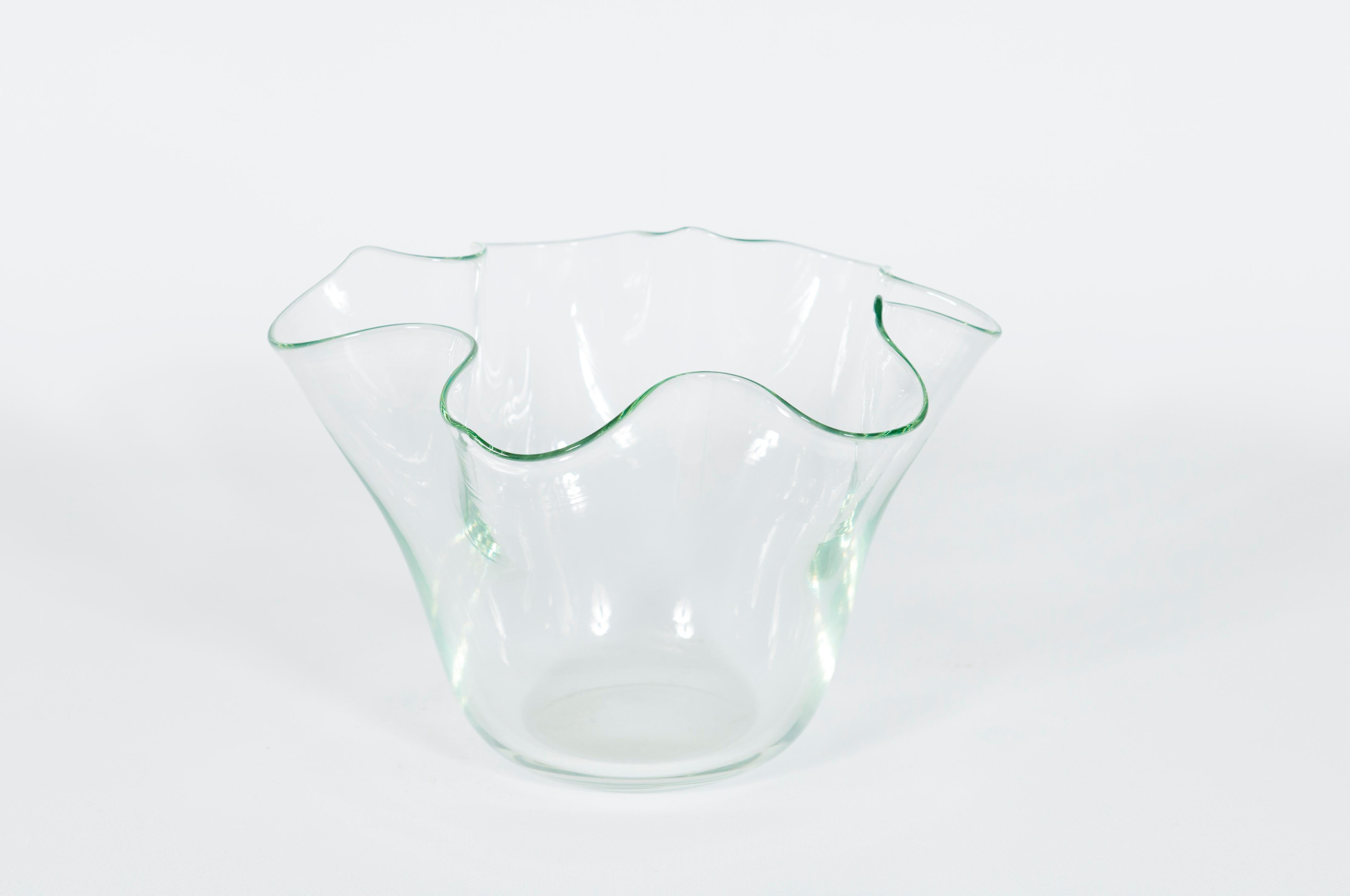 Centre de table en verre clair de Murano, créé par Giovanni Dalla Fina dans les années 1990. en vente 1