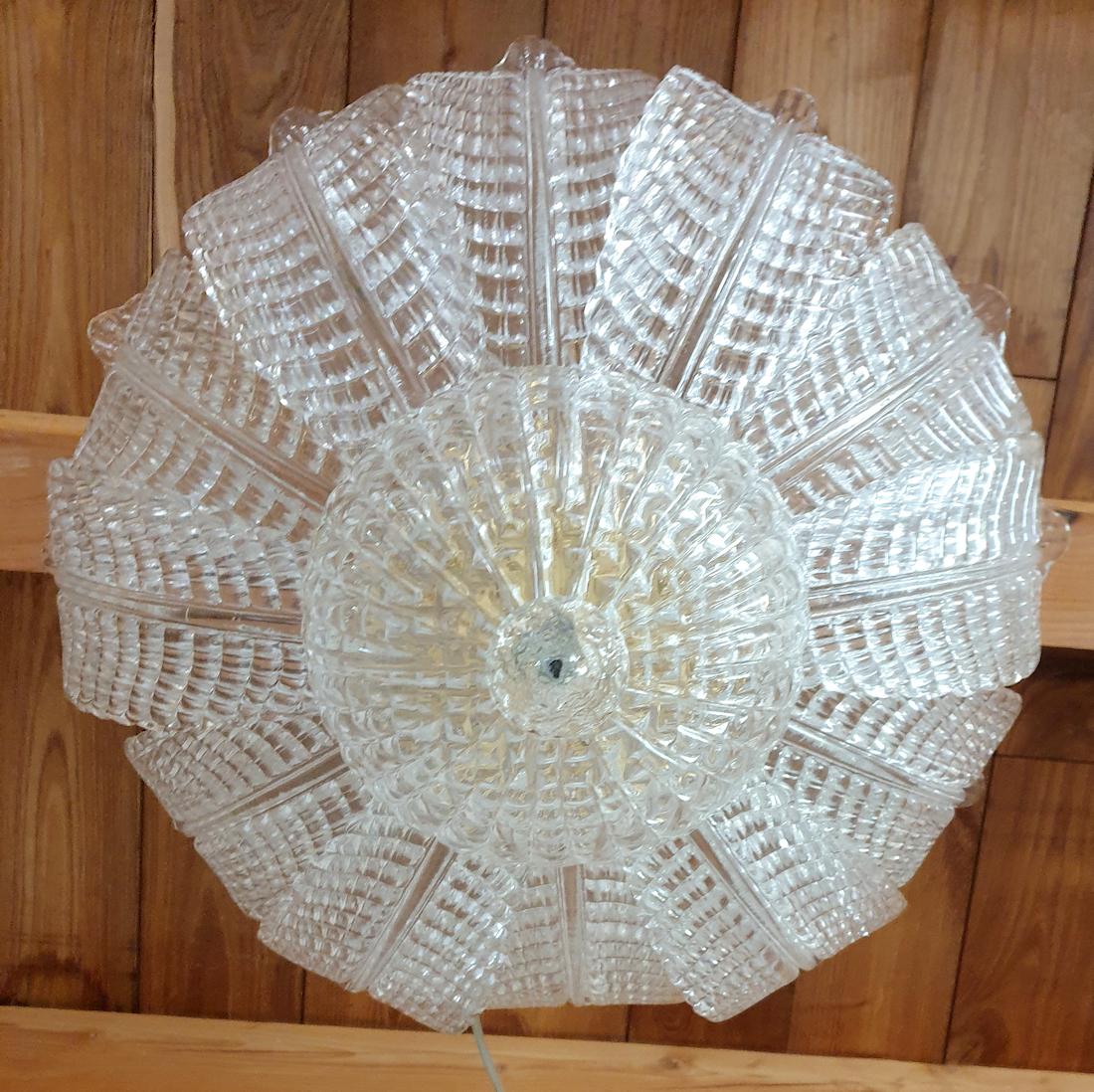 Clear Murano Glass Mid-Century Modern Flush-Mount Chandelier, Barovier Style 70s In Excellent Condition In Dallas, TX