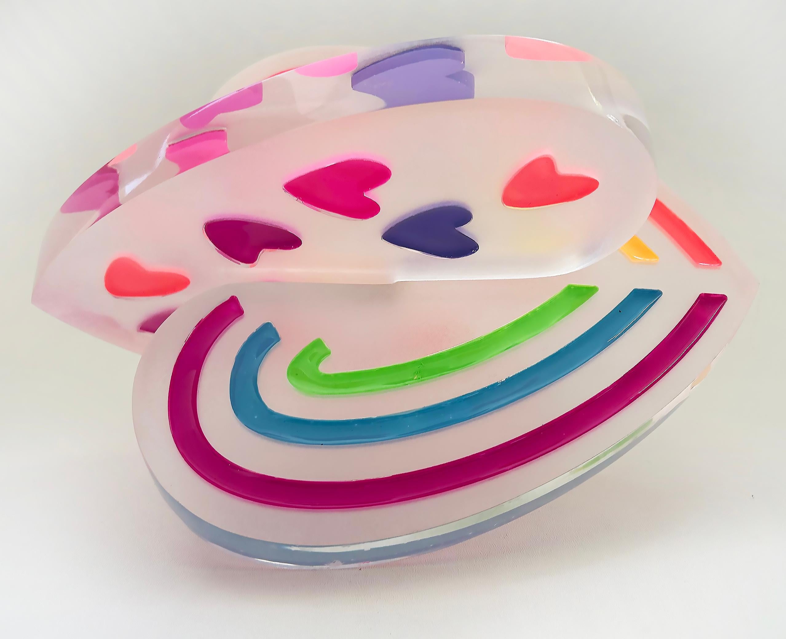 Americano Cuori intrecciati in lucite dipinta trasparente  Scultura d'amore di Michael Gitter in vendita