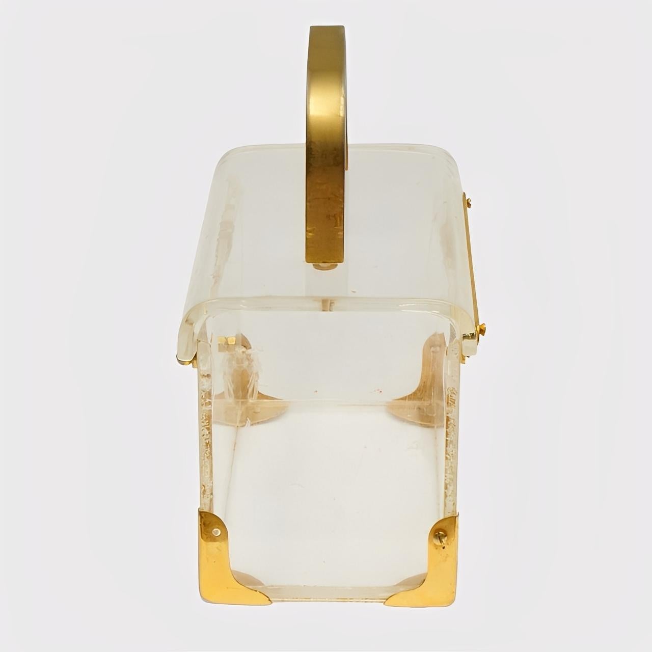 Femenino o masculino Bolso de plexiglás transparente con accesorios chapados en oro circa 1940s en venta