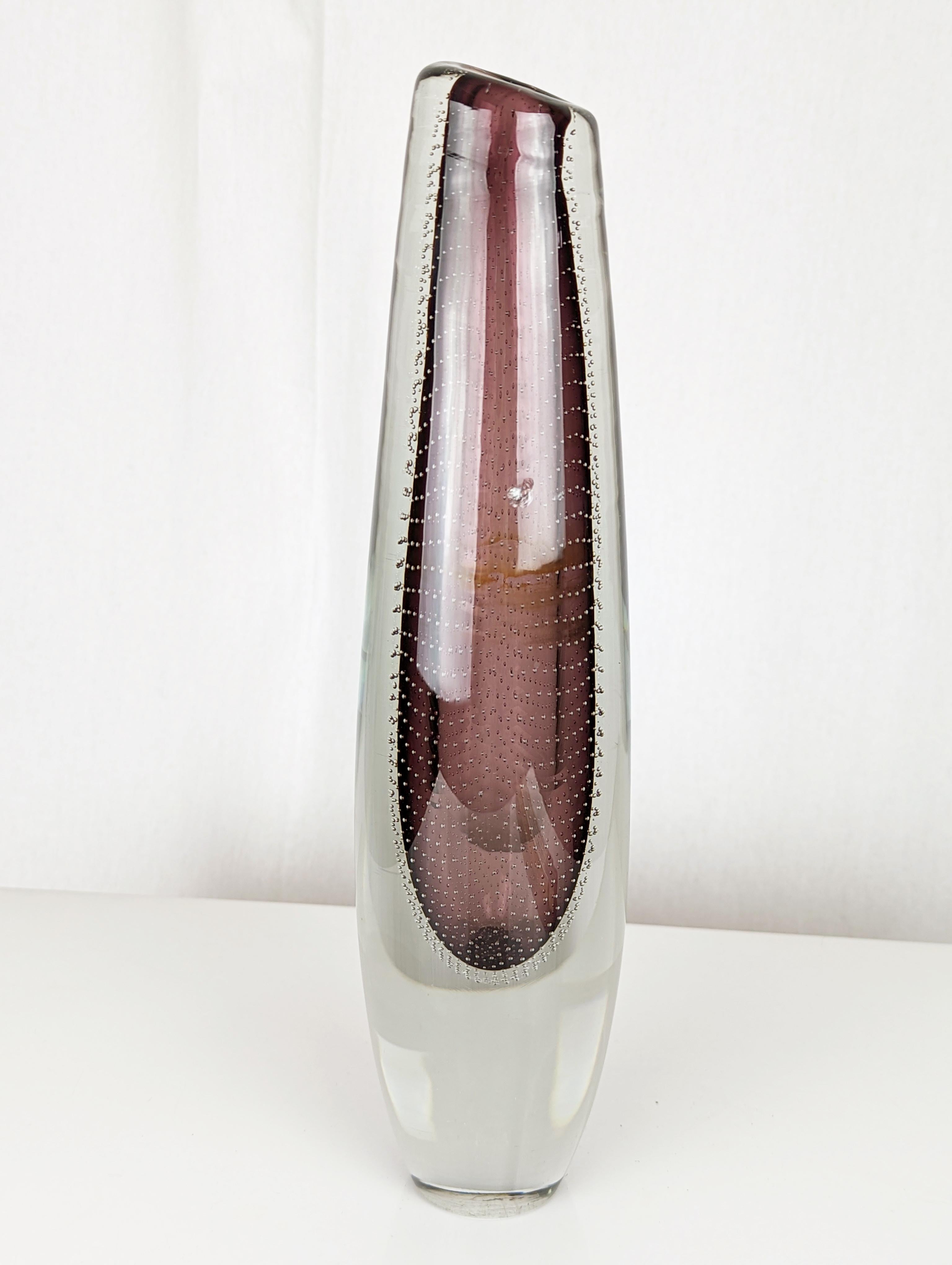 Blown Glass Clear & purple Mid century modern glass vase by  Gunnel Nyman for Studio Nuutaja For Sale