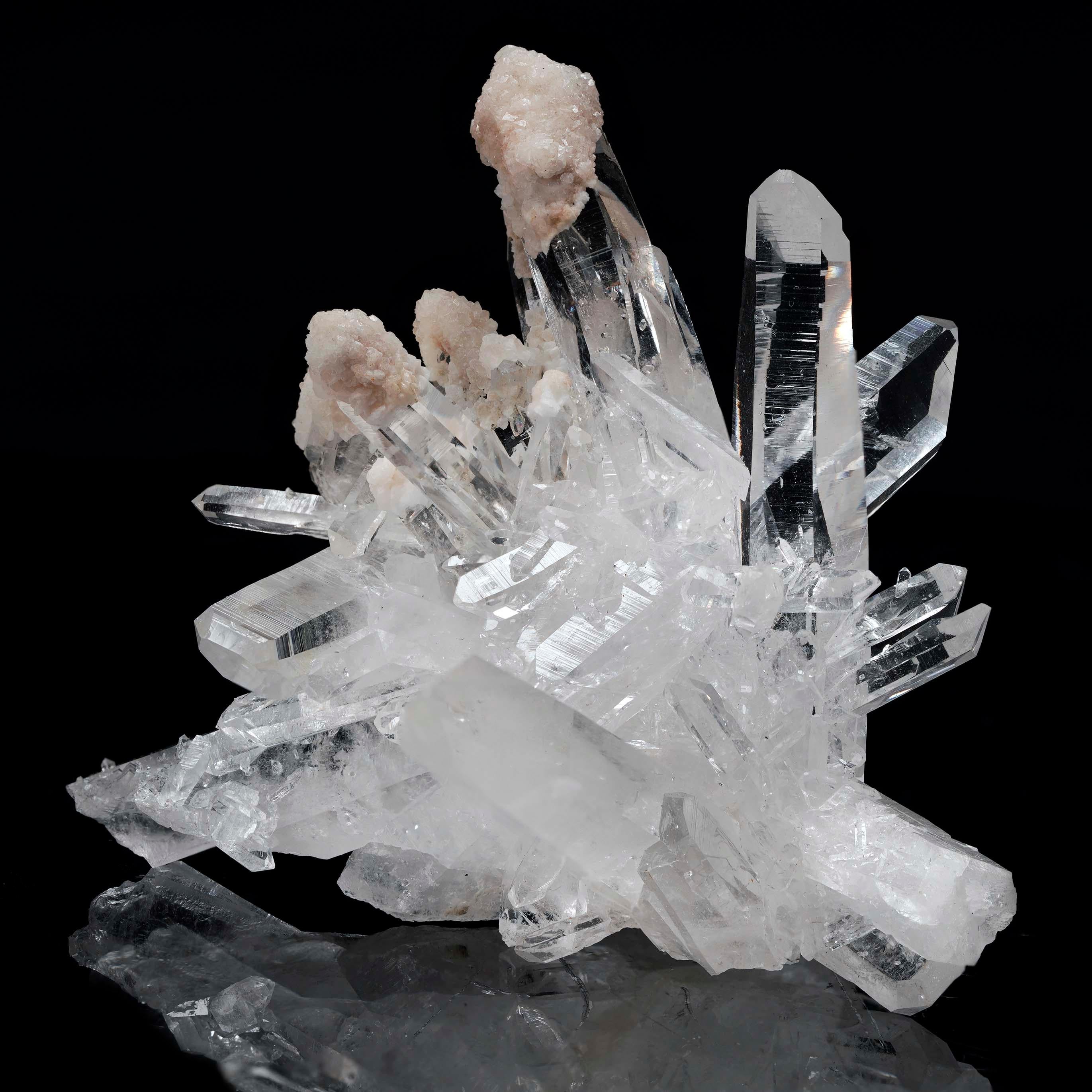 Cluster di quarzo chiaro con formazioni di calcedonio - 95g In condizioni Nuovo in vendita a New York, NY