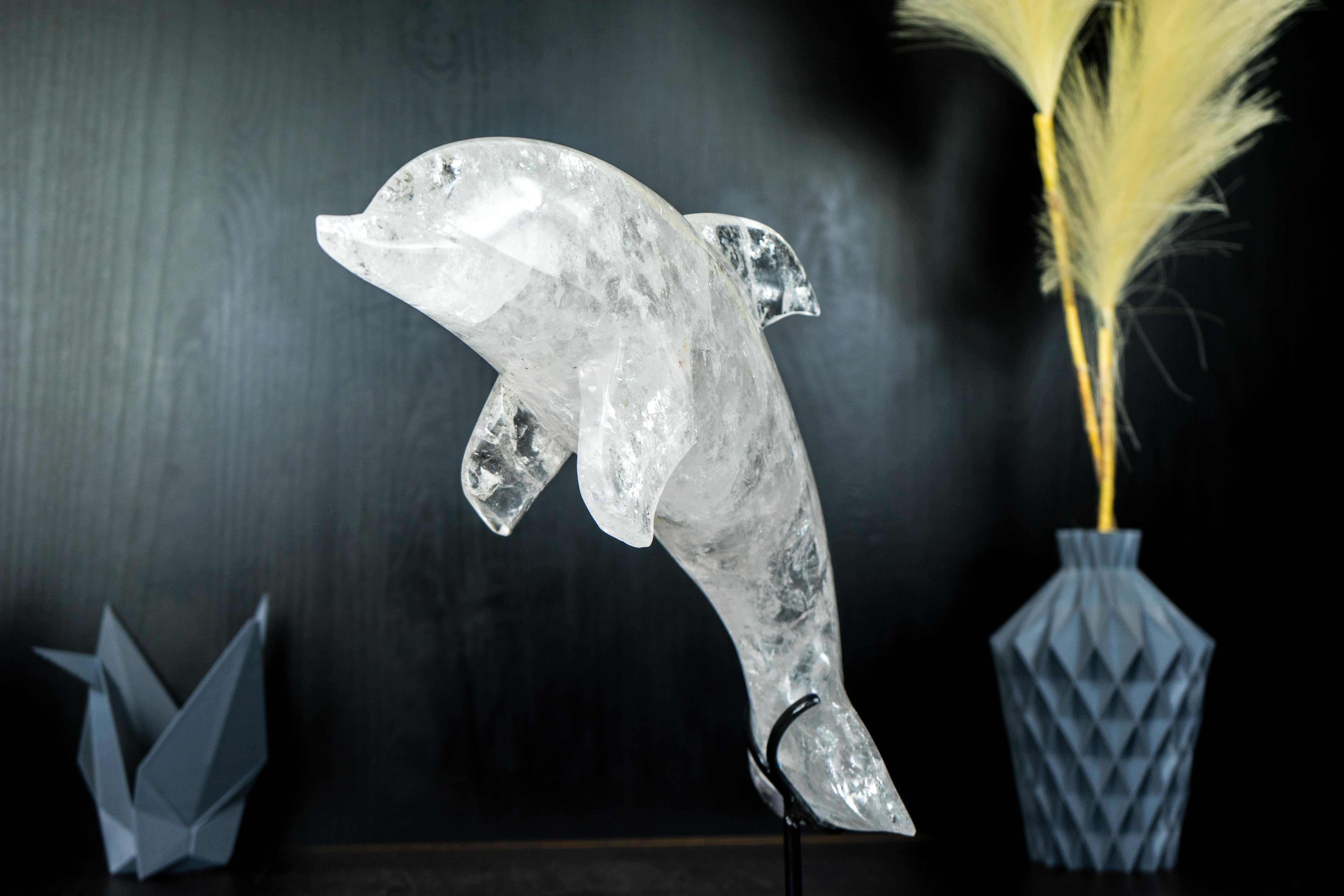 Sculpture de dauphin en quartz transparent du Brésil, sculptée à la main en vente 5