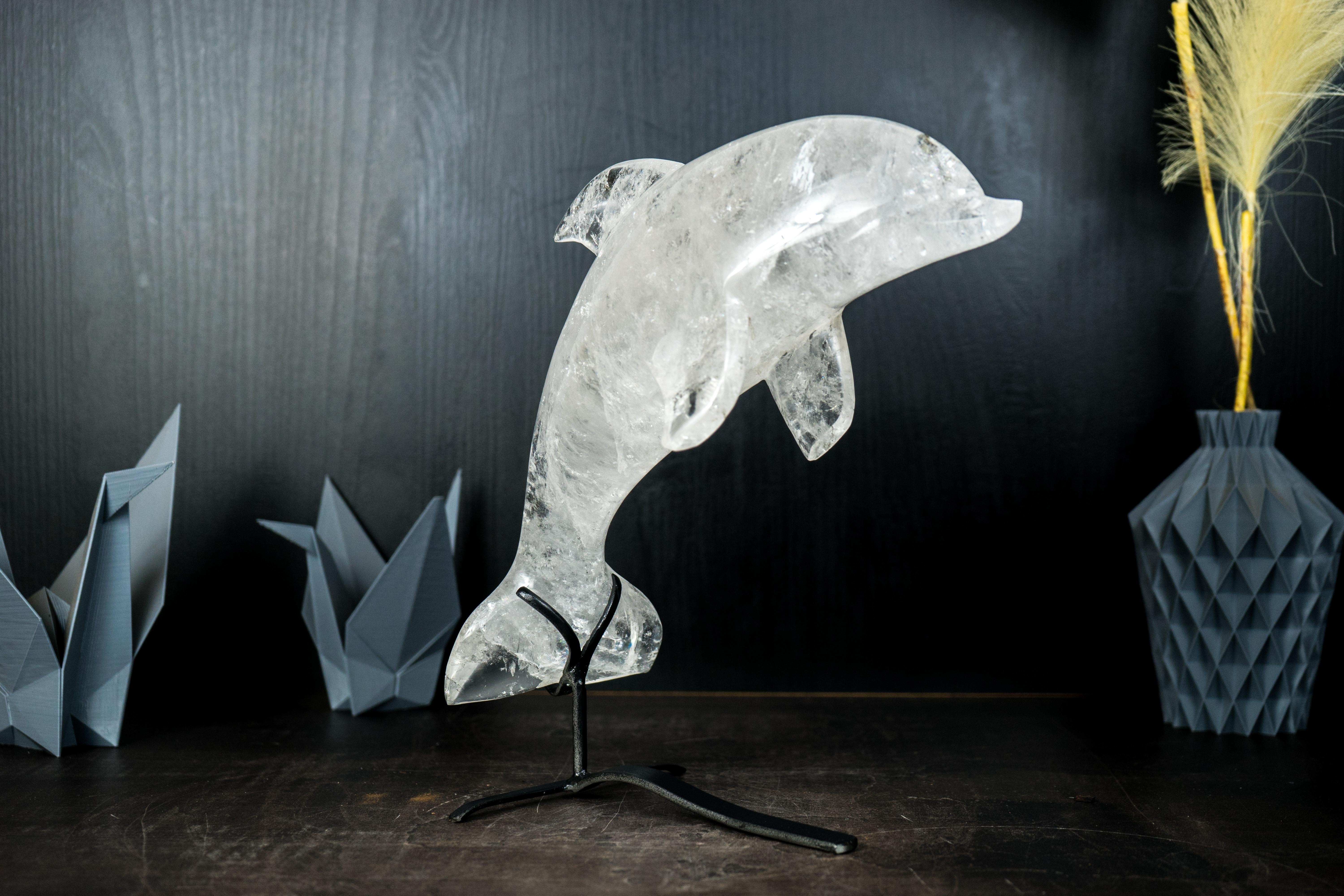 Sculpture de dauphin en quartz transparent du Brésil, sculptée à la main Neuf - En vente à Ametista Do Sul, BR
