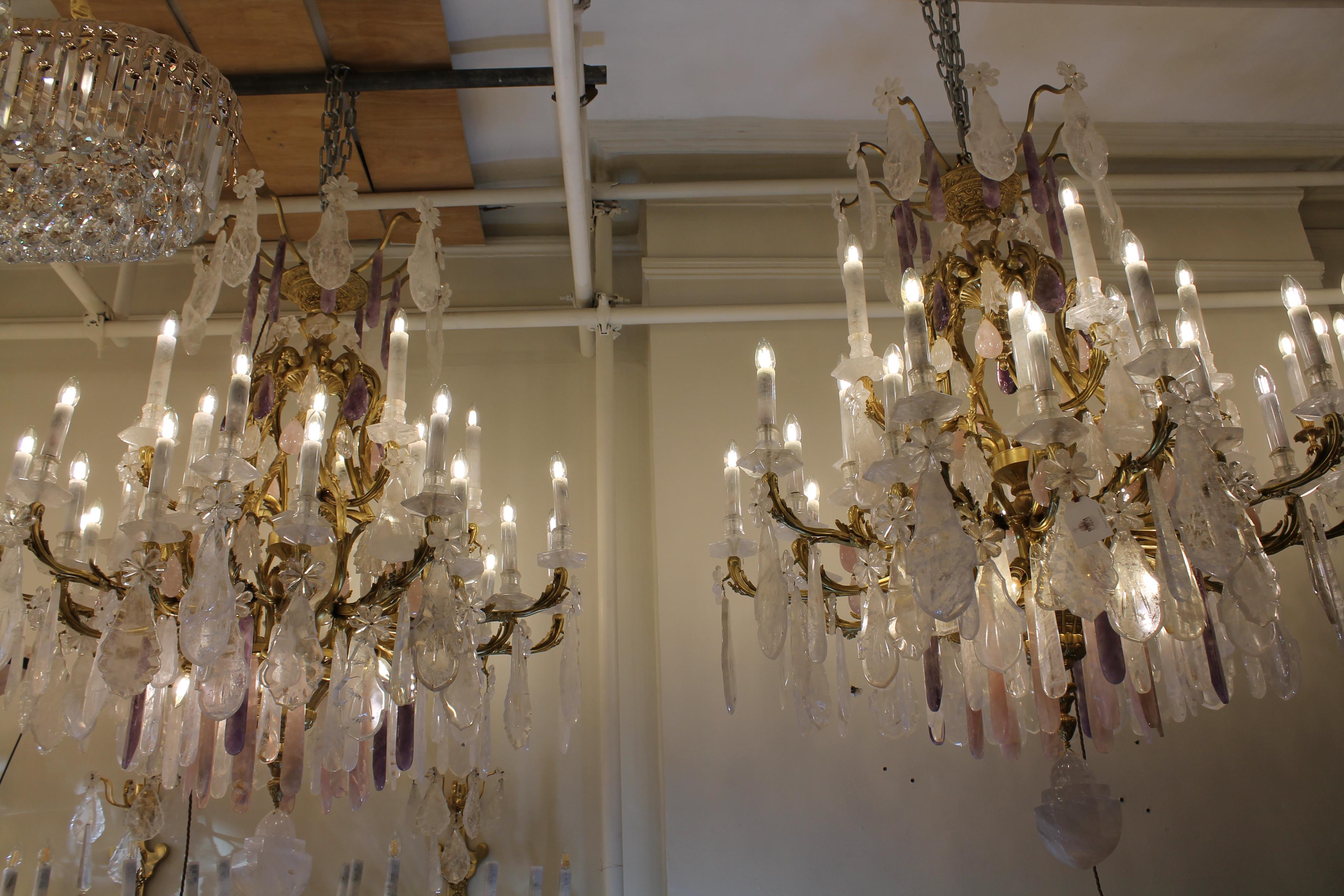 Lampadari a 40 luci in cristallo di rocca di quarzo chiaro e rosa con gocce di ametista in vendita 4