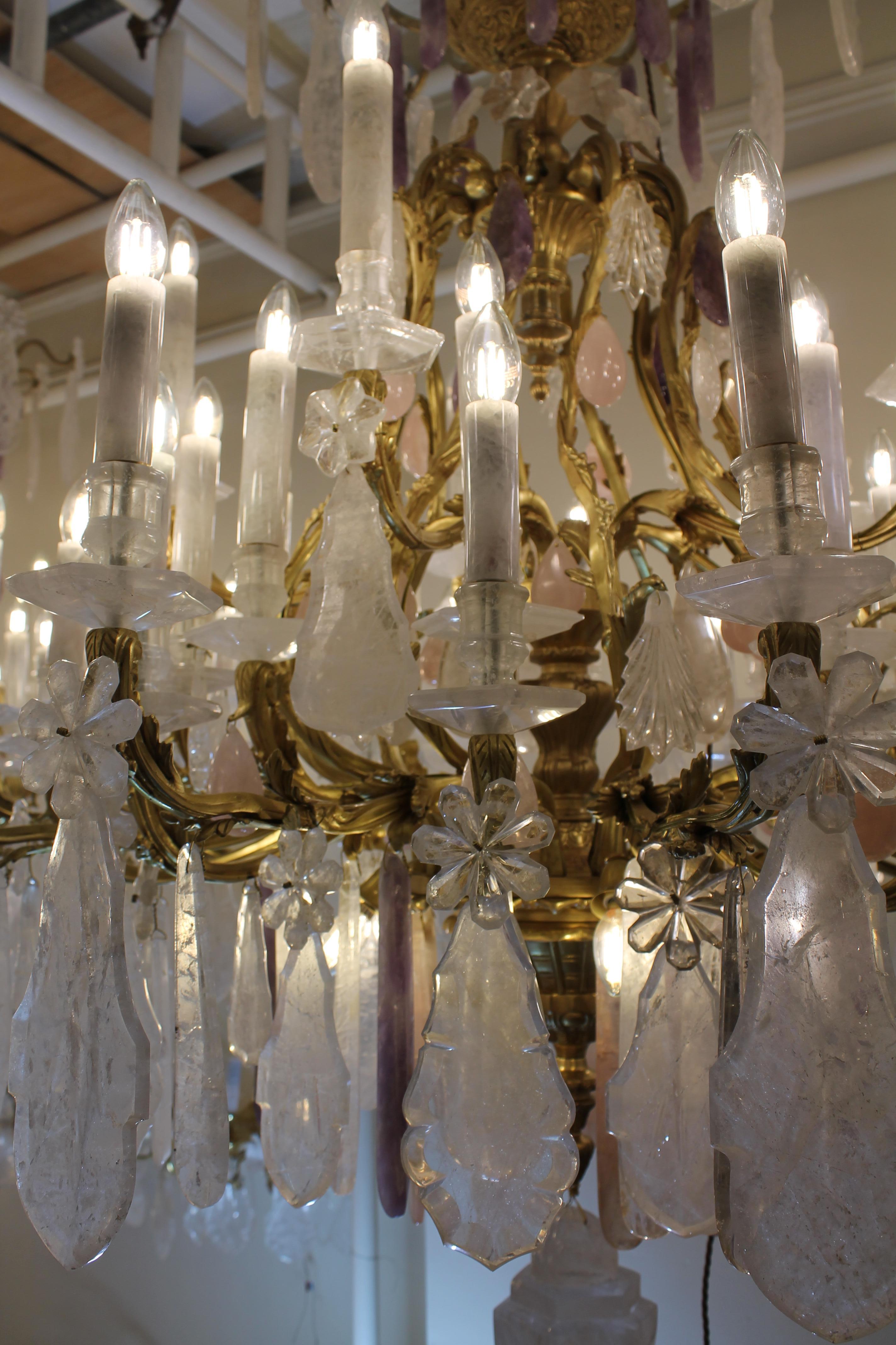 Lampadari a 40 luci in cristallo di rocca di quarzo chiaro e rosa con gocce di ametista in vendita 7