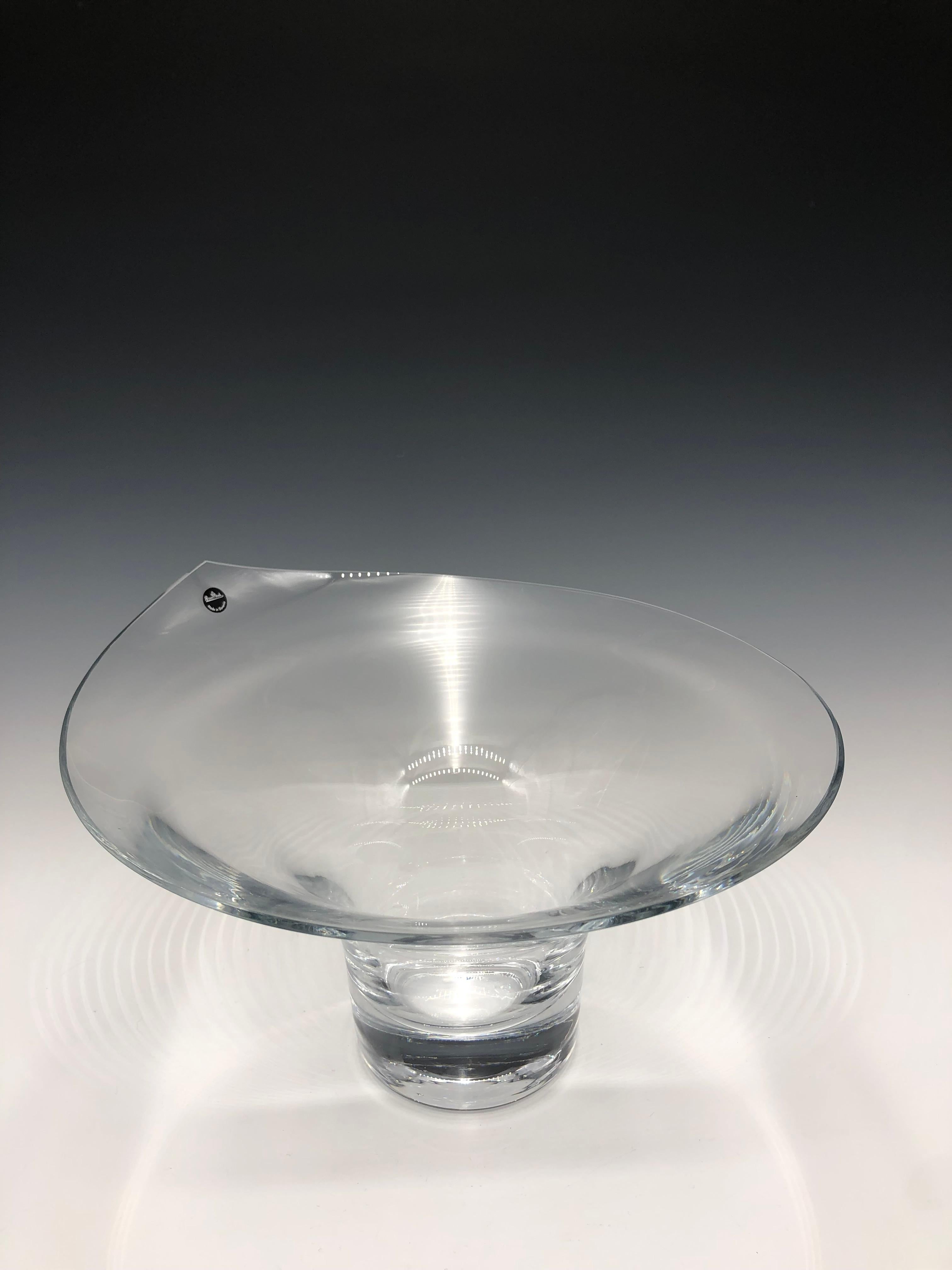 Clear Rosenthal Crystal Glass Calla Pedestal Bowl Centerpiece In Excellent Condition For Sale In East Quogue, NY