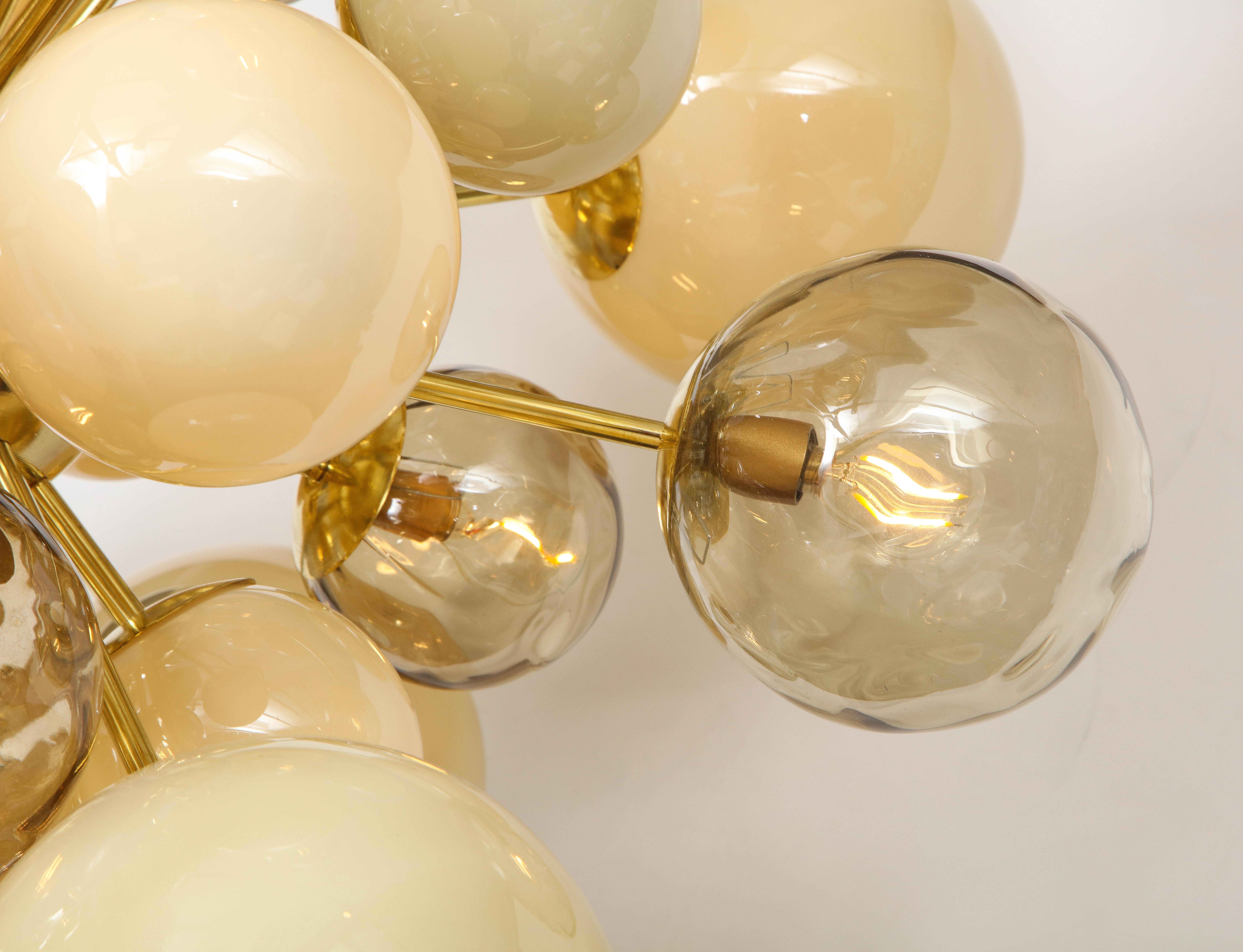 Clear Smoked and Ivory Murano Glass and Brass Sputnik Chandelier, Italy, 2021 In New Condition In New York, NY