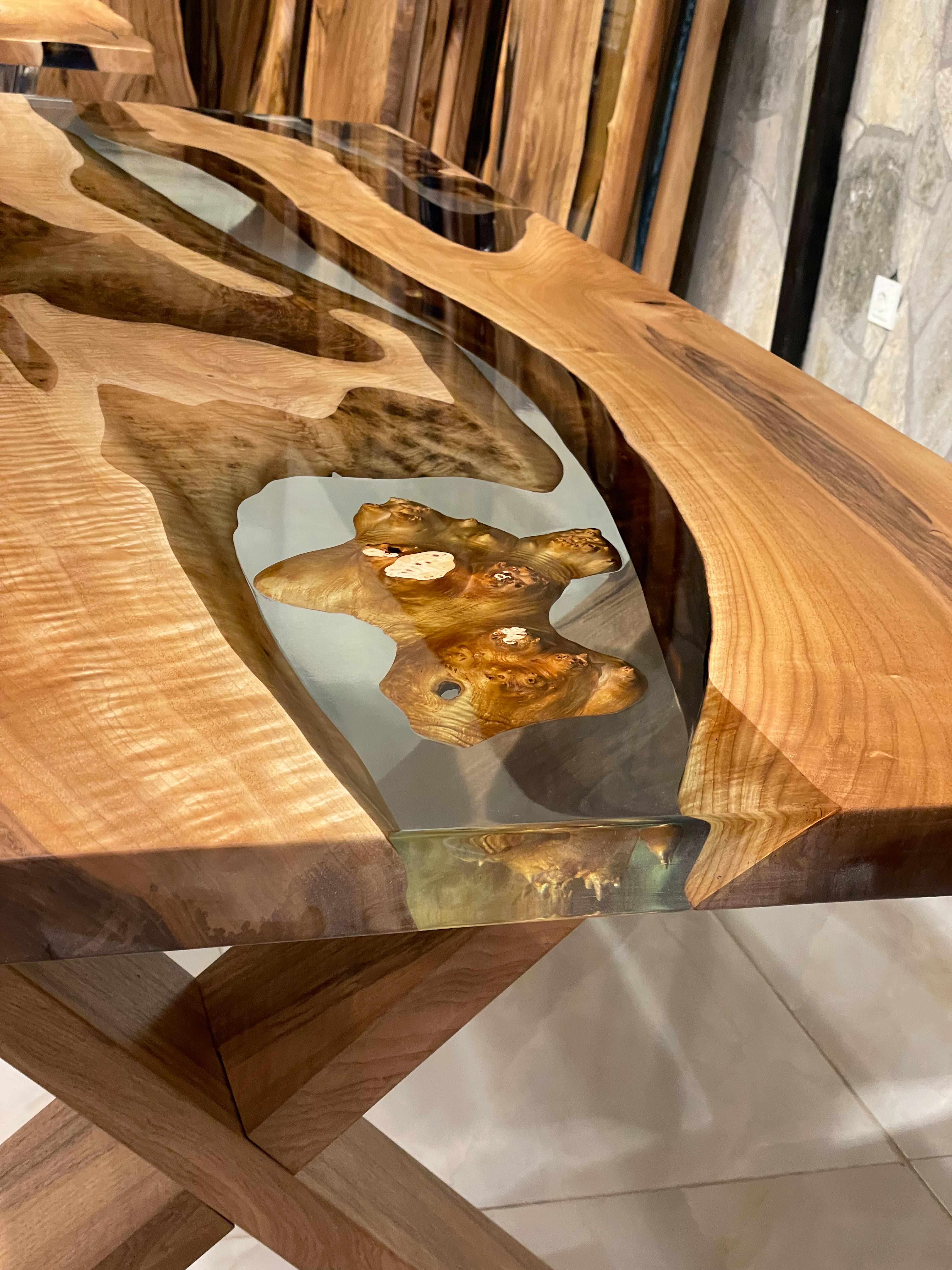 Table en résine de bois de noyer clair - Cuisine en bois Meubles sur mesure en vente 3