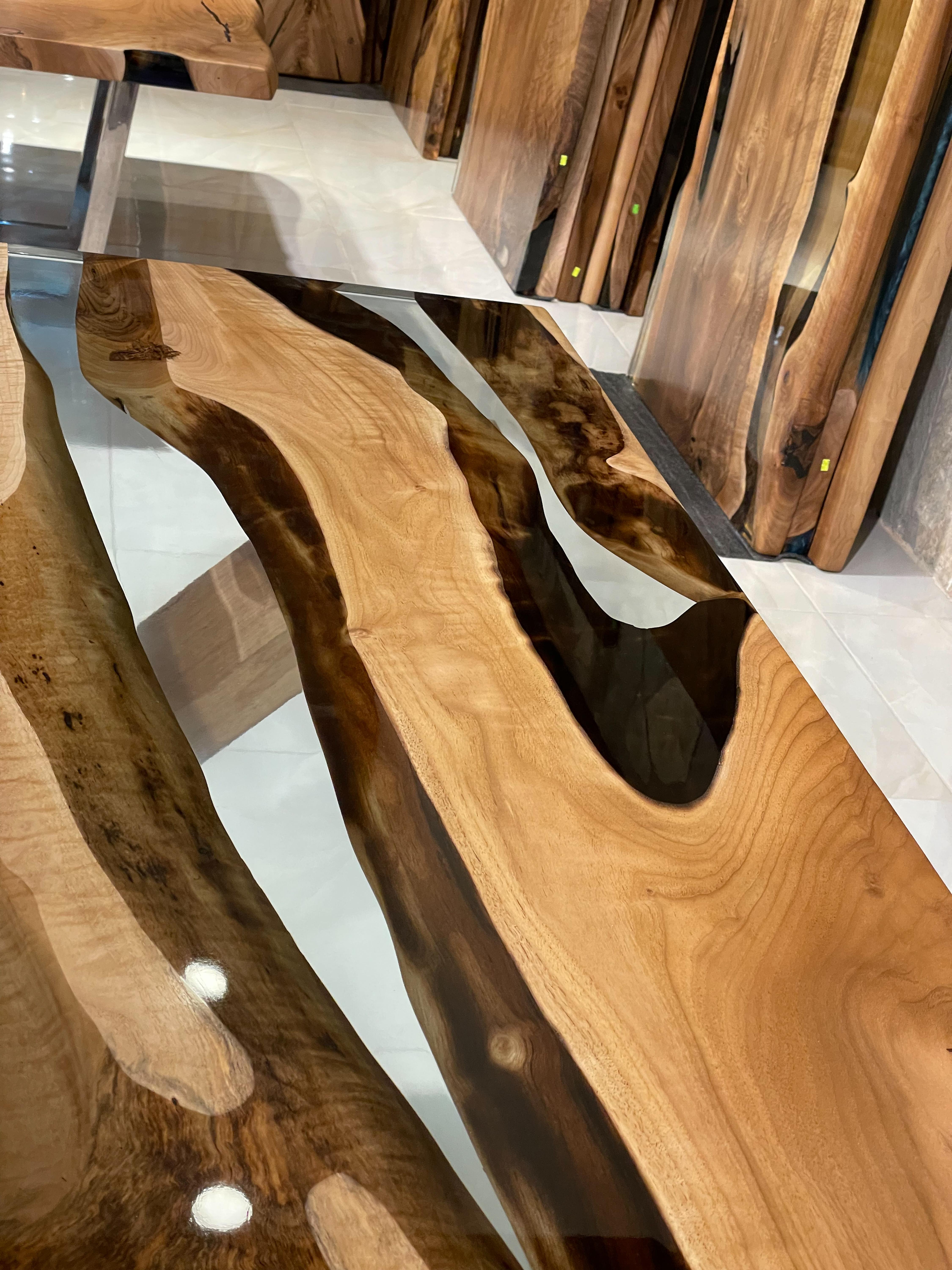 Table en résine de bois de noyer clair - Cuisine en bois Meubles sur mesure en vente 4