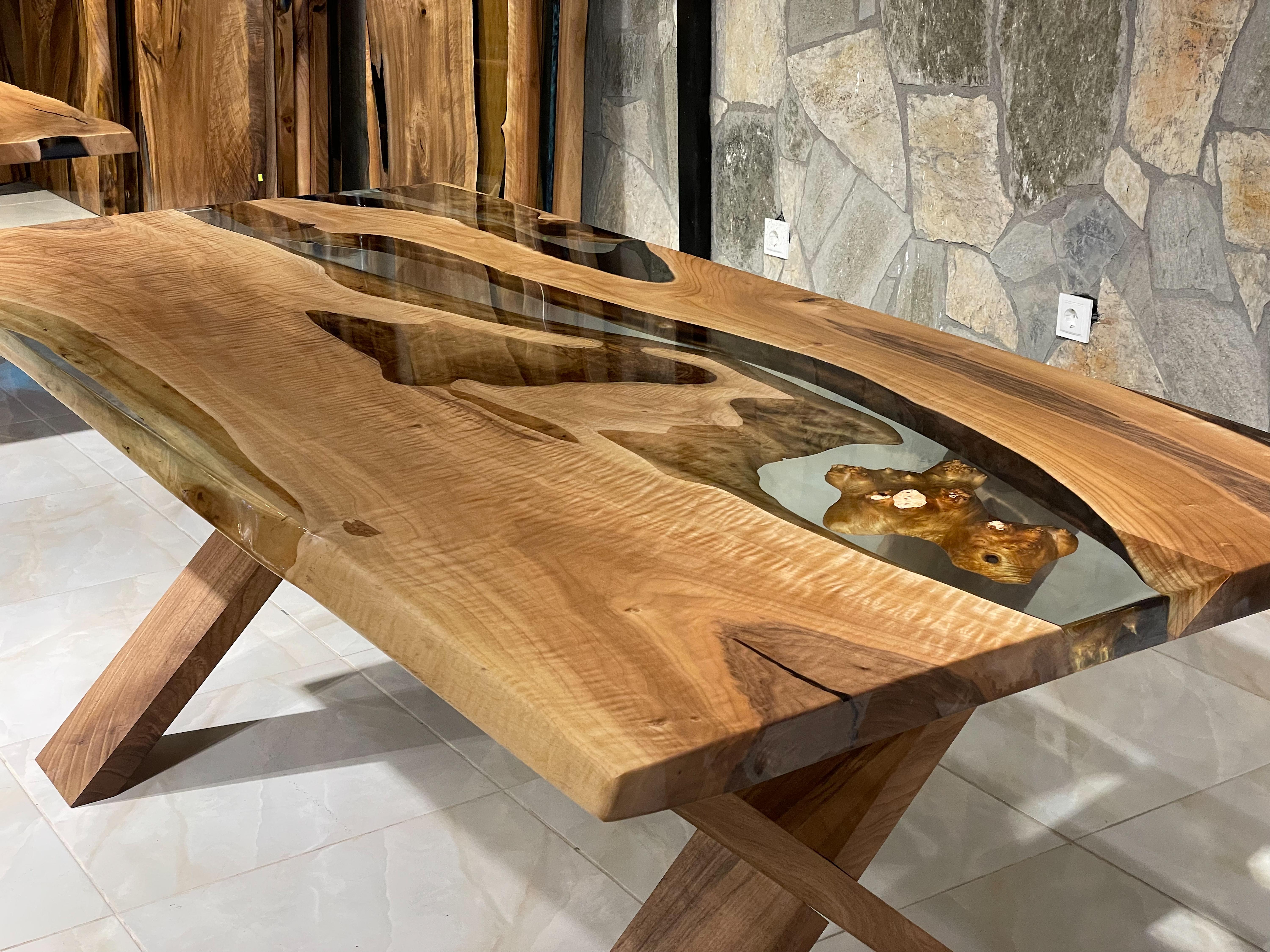 Table en résine de bois de noyer clair - Cuisine en bois Meubles sur mesure en vente 5